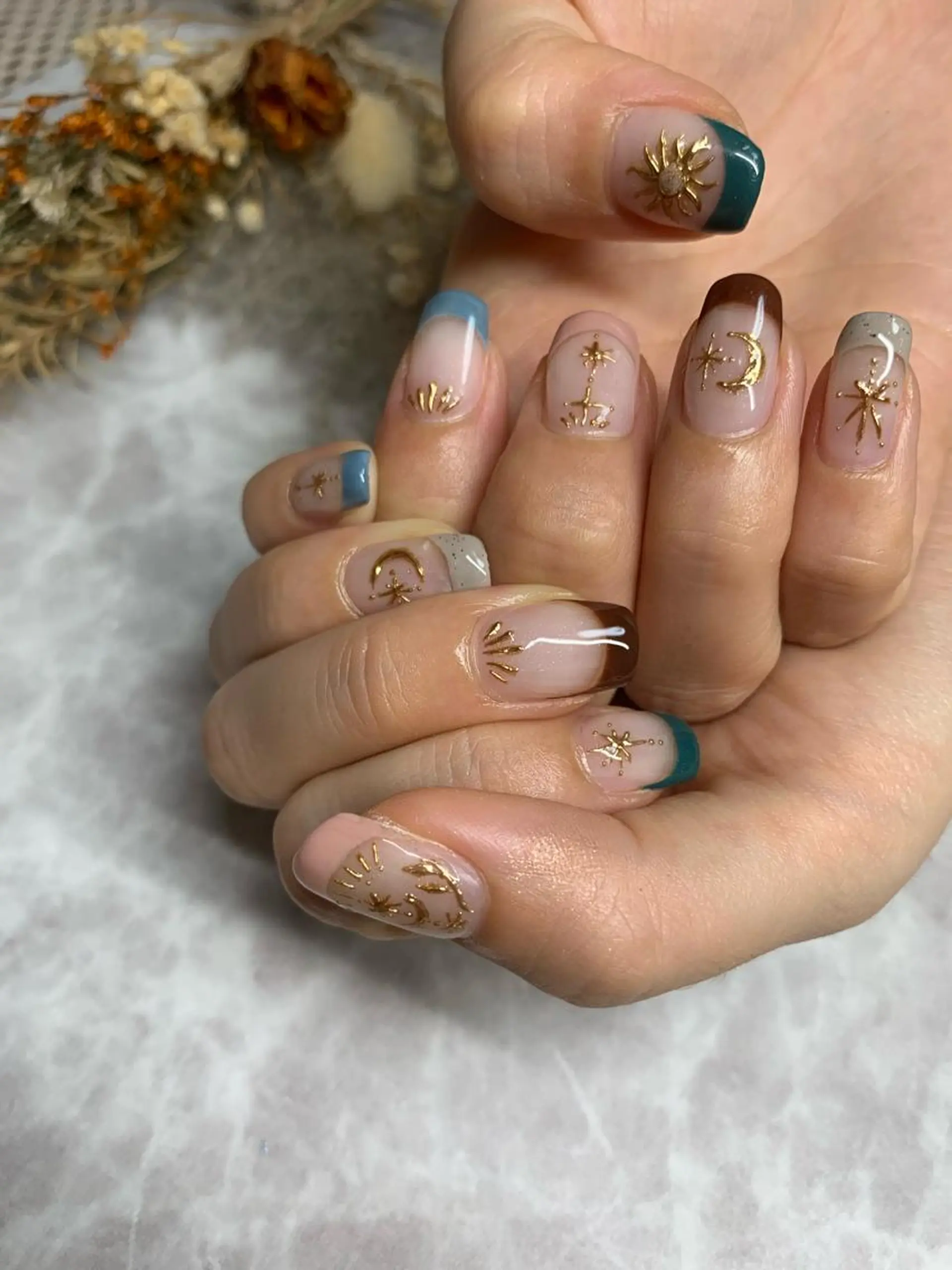 ミディアム ネイル アートネイル ミラーネイル ハンドネイル misaki ..のネイルデザイン