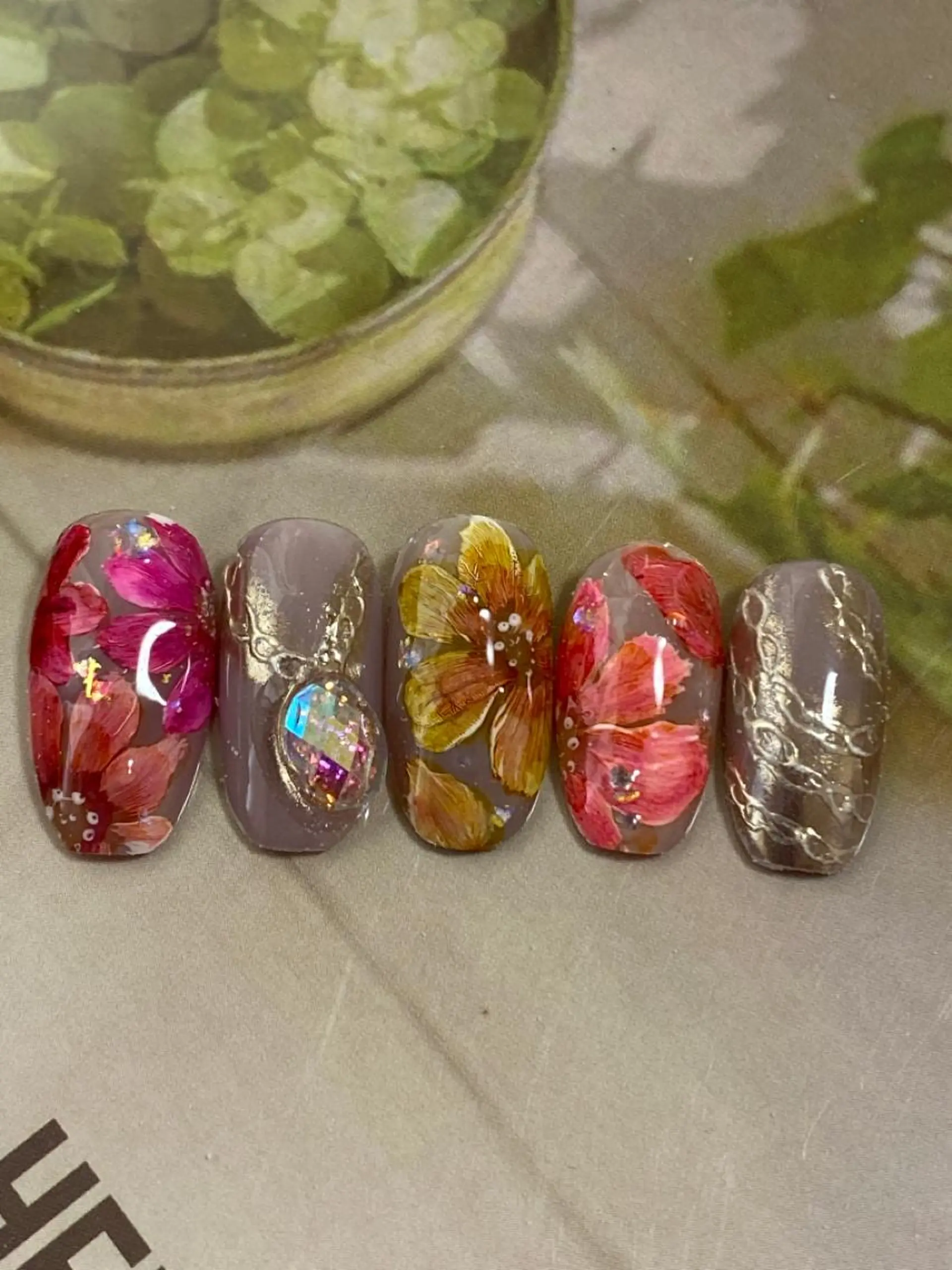 ネイル フラワーネイル ミラーネイル 自宅ネイルサロン ♦️nuance♦️のネイルデザイン