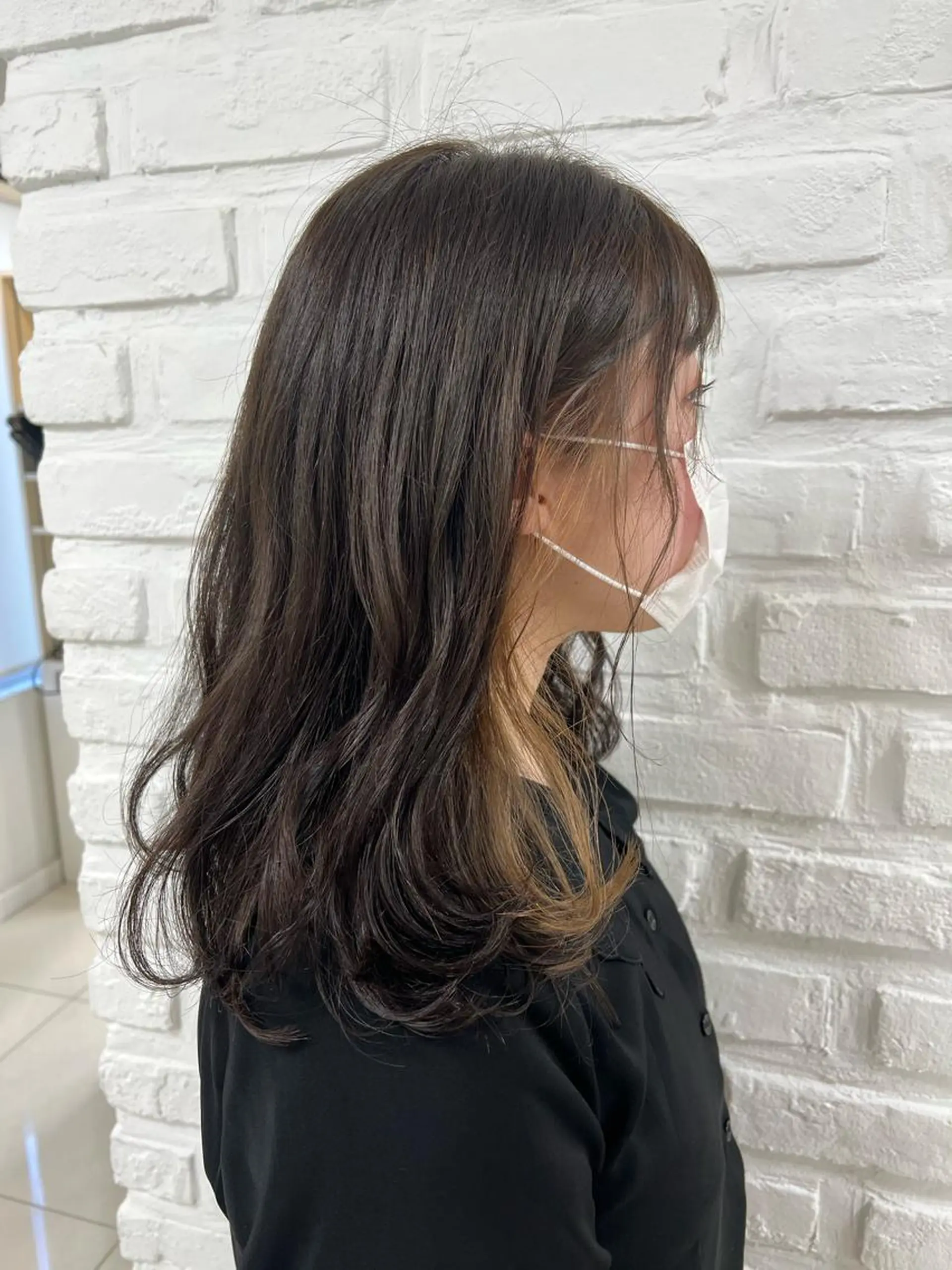 セミロング カラー ベージュカラー イヤリングカラー オリーブベージュ ヘアカラー トリートメント 暖色カラー💜 中山由梨のヘアスタイル