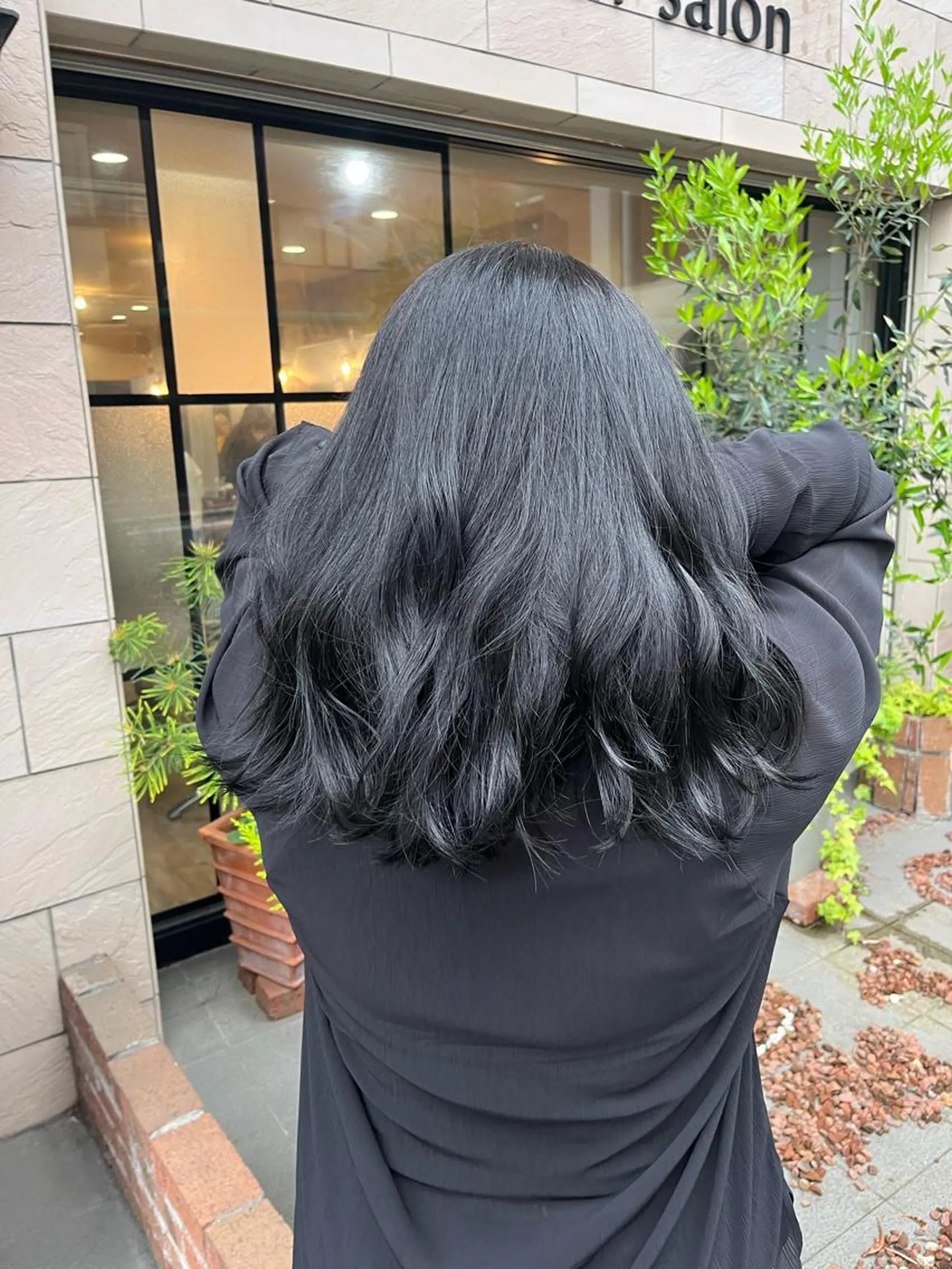 ミディアム カラー 黒髪 ブリーチ ブルーカラー ブルーブラック ブリーチなしカラー ヘアカラー SHIAN 八王子👼鬼塚さやかのヘアスタイル