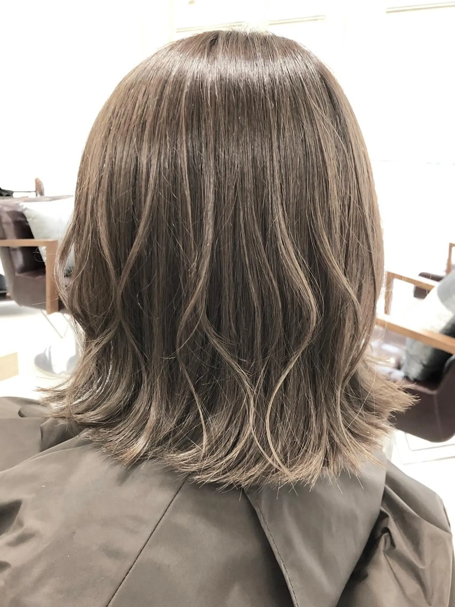 ショート カラー ベージュカラー Zina 難波所属・YUDA 湯田のヘアスタイル