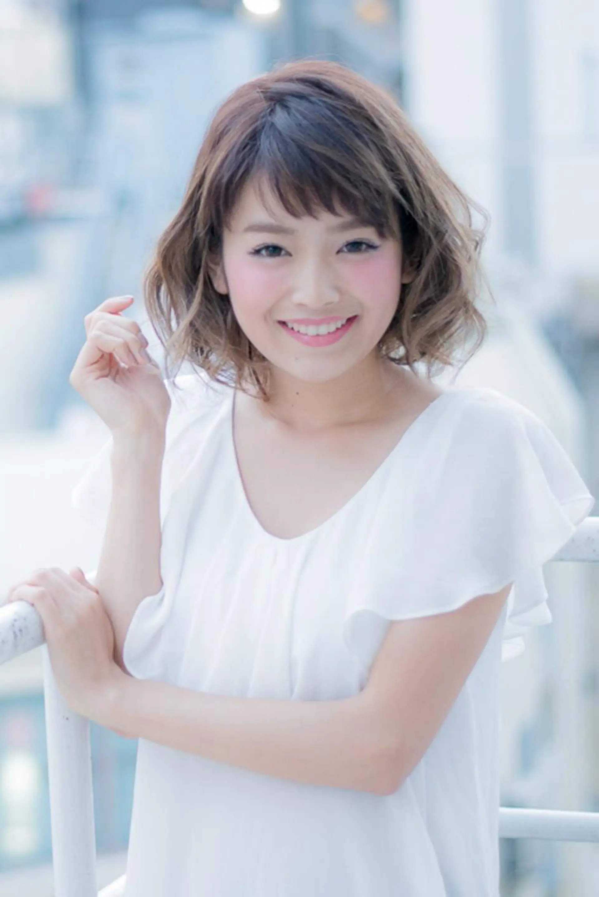 ミディアム カラー パーマ ヘアアレンジ マツエク・マツパ 透明感カラー 髪質改善サロン Liko🌟のヘアスタイル