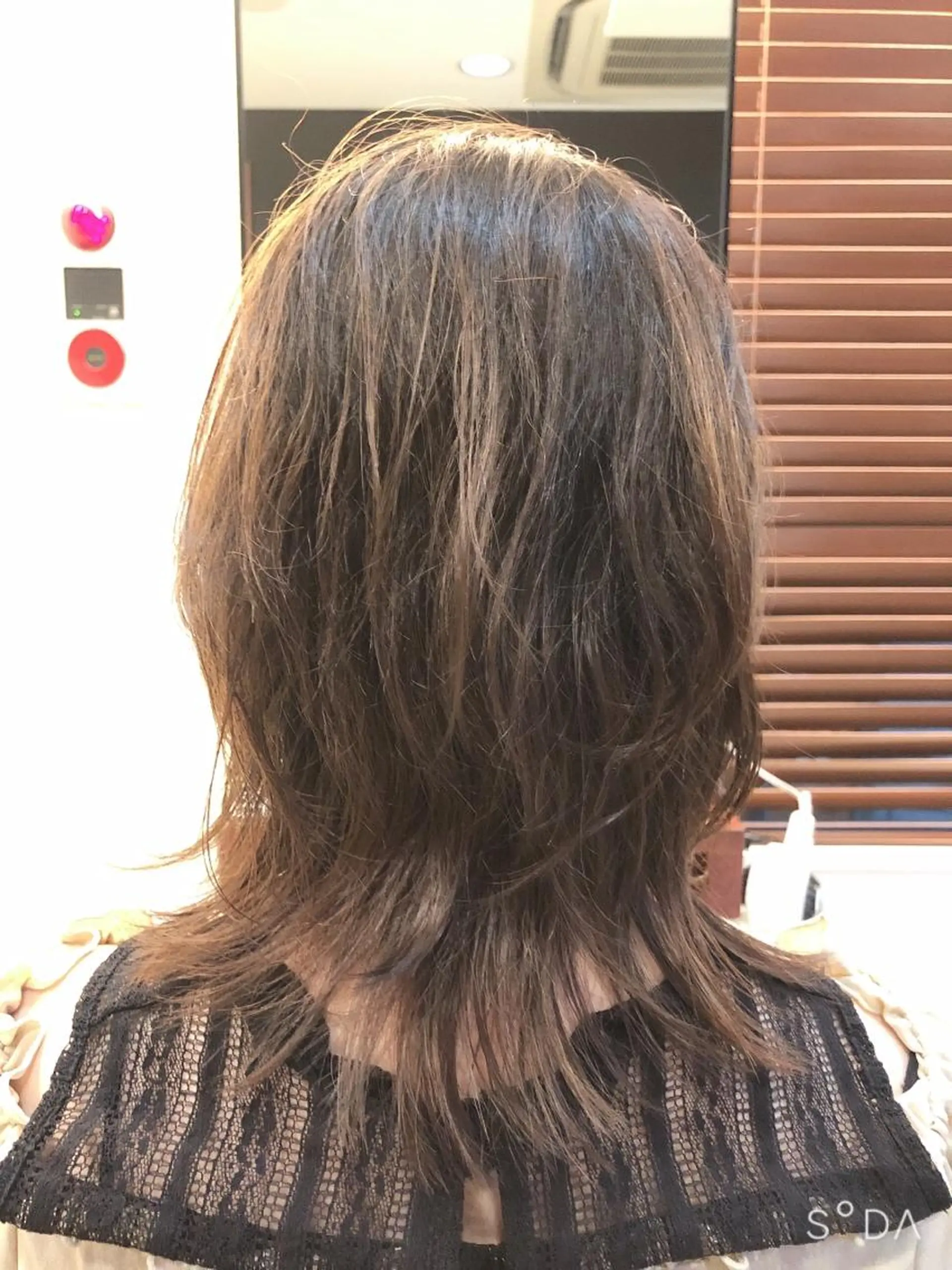 ミディアム ミディアムパーマ レイヤーカット こすげひろと カラー講師のヘアスタイル