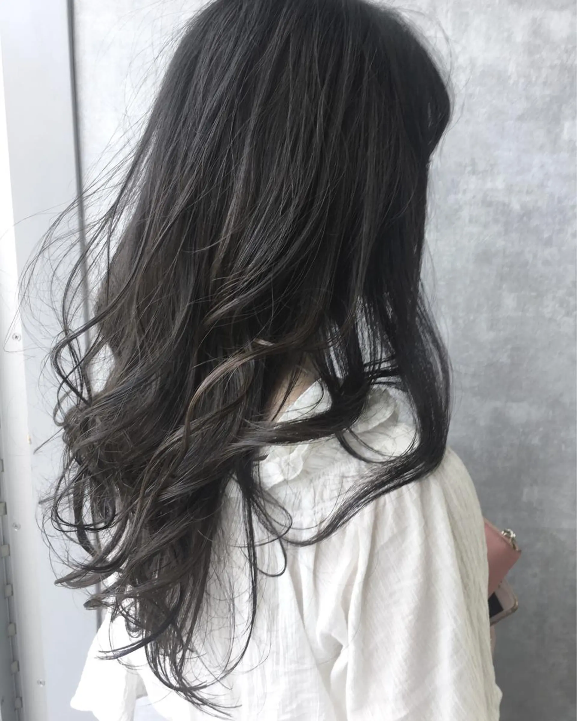 ロング カラー ダークグレー ダークグレージュ グレージュ レイヤーカット BLend 渋谷のヘアスタイル