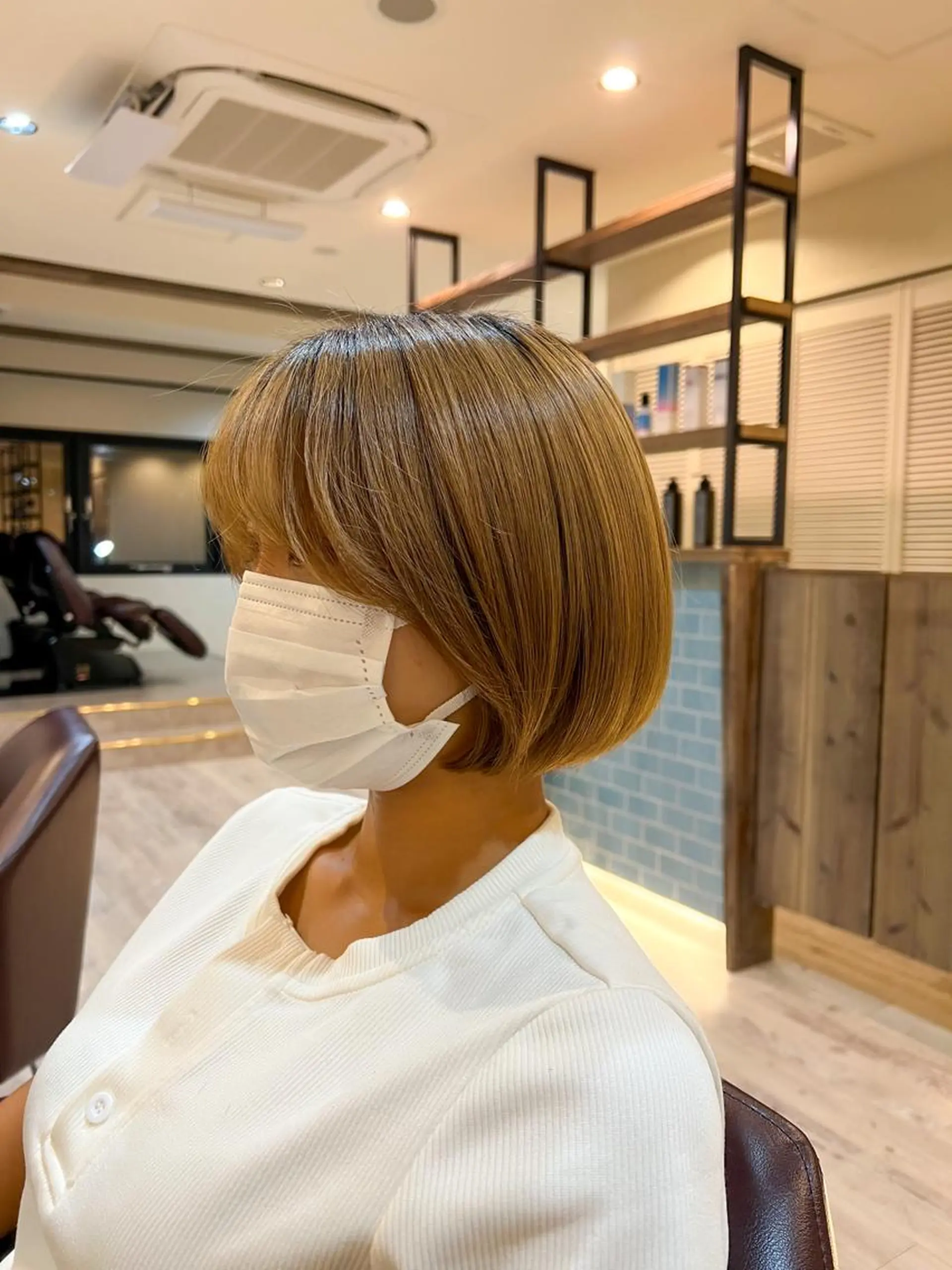 ショート ボブ カット 工藤 梨花のヘアスタイル