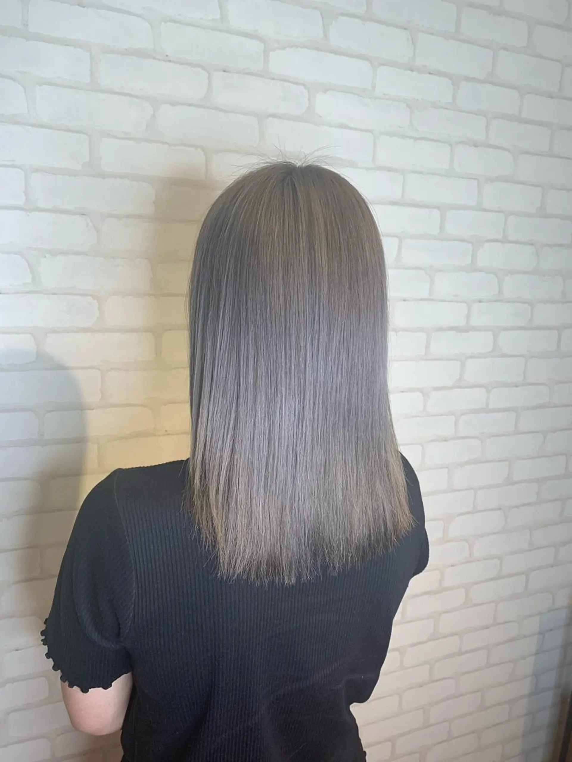 セミロング カラー ブルーカラー ブルージュ 透明感カラー グラデーションカラー グレージュ カット ヘアカラー トリートメント ✨艶髪✨透明感✨ 山内大樹のヘアスタイル