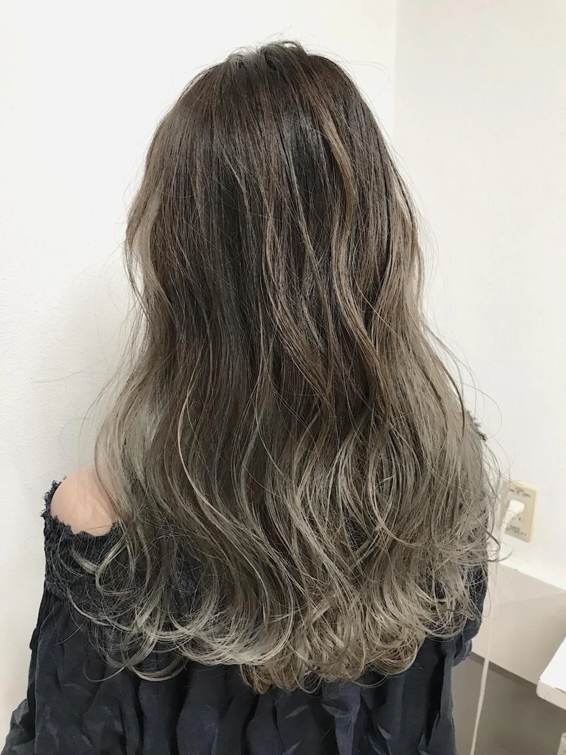セミロング カラー バレイヤージュ グラデーションカラー レイヤーカット ヘアカラー トリートメント lani 天神大名/ブリーチのヘアスタイル