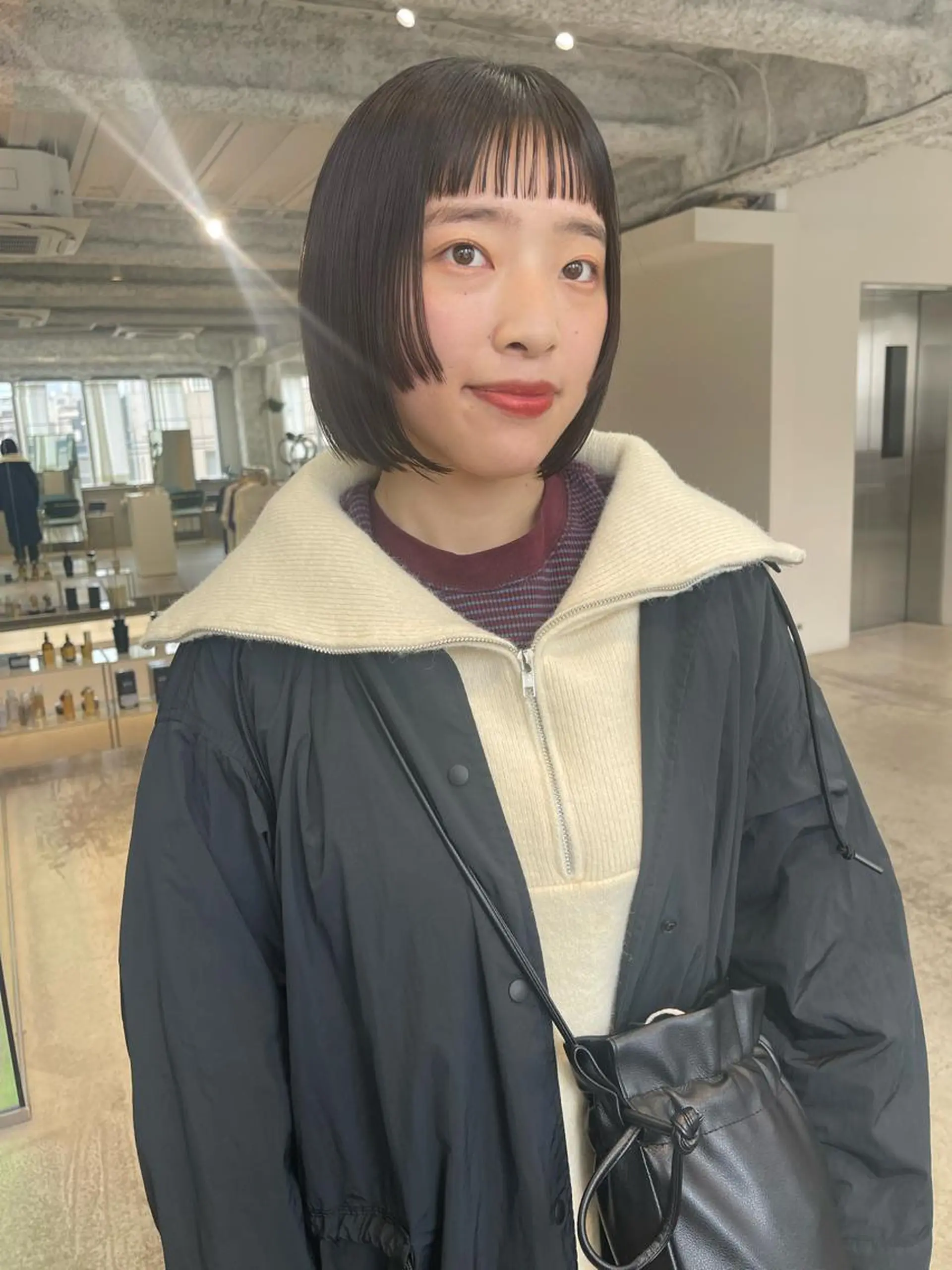 ショート oma　袮次金 鈴香のヘアスタイル