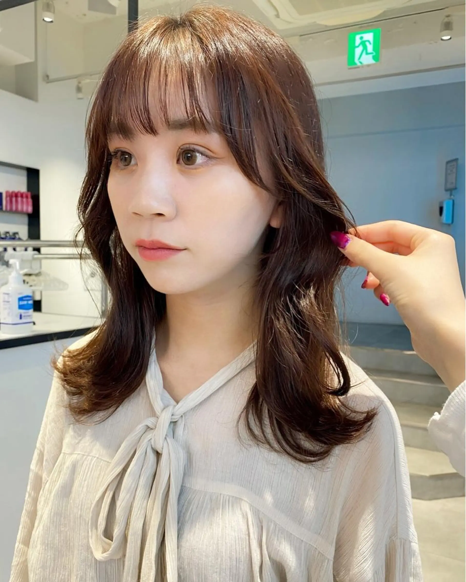 セミロング カラー ヘアアレンジ ヘアカラー 🌫️韓国hair kanon🇰🇷のヘアスタイル