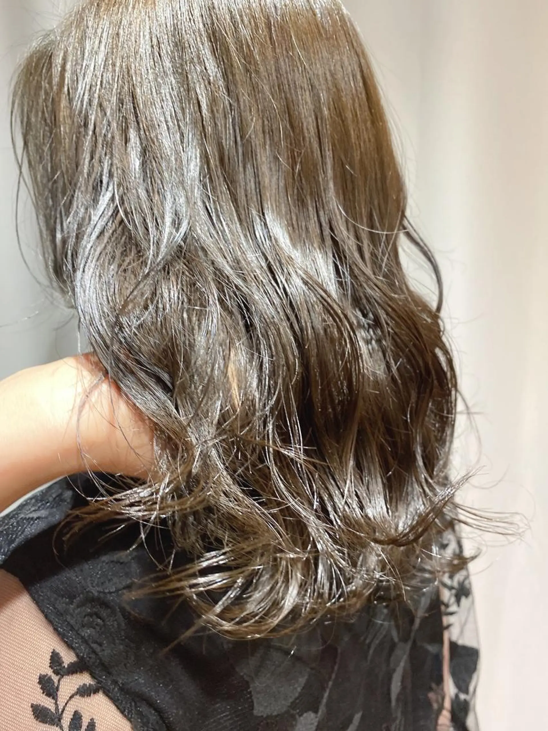 ミディアム カラー パーマ ヘアアレンジ メンズ キッズ ネイル マツエク・マツパ メンズブリーチ ブリーチ ブリーチなしカラー ワンカラーネイル 暖色系/透明感 治野心のヘアスタイル