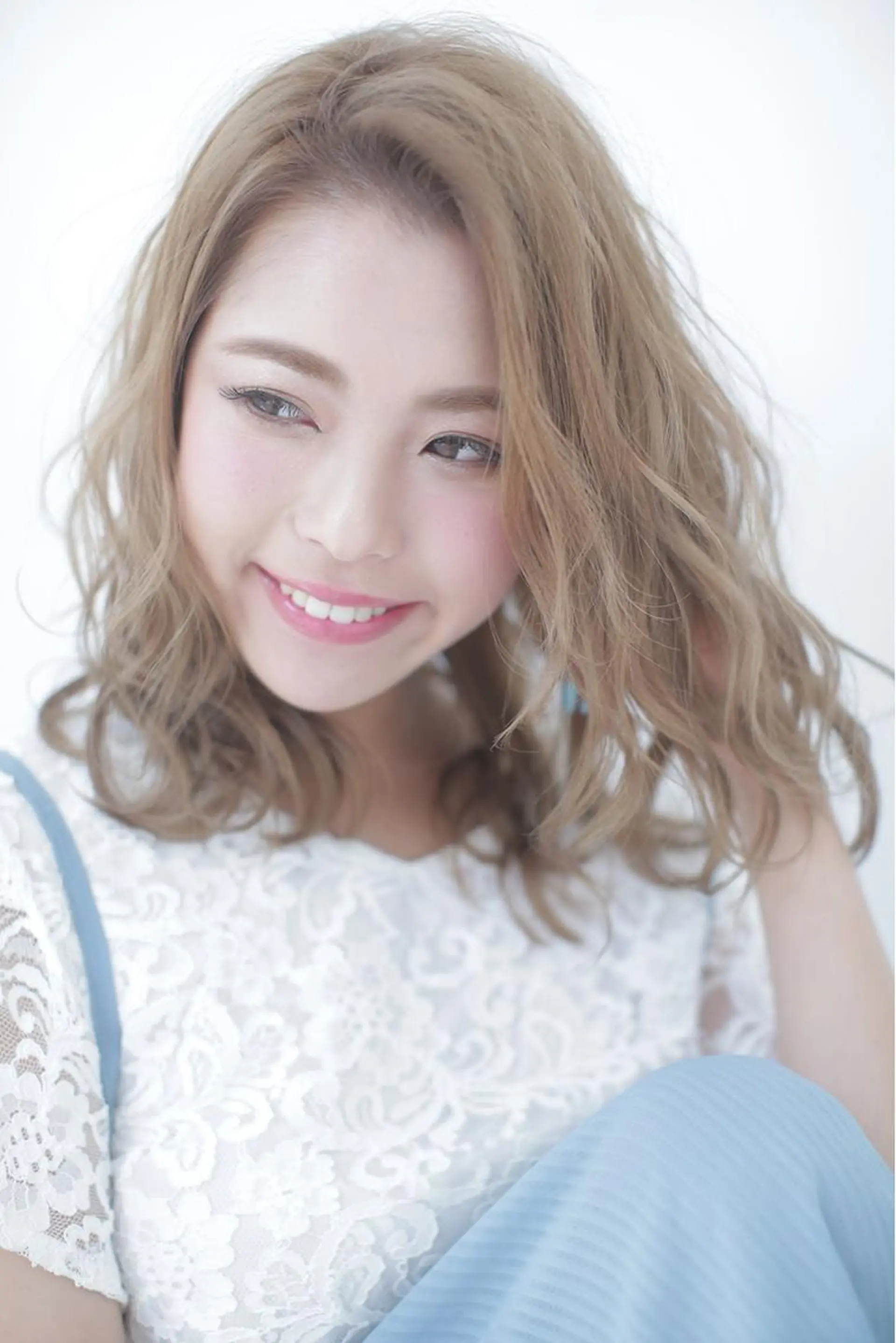 セミロング カラー ベージュカラー Lee 甲子園のヘアスタイル