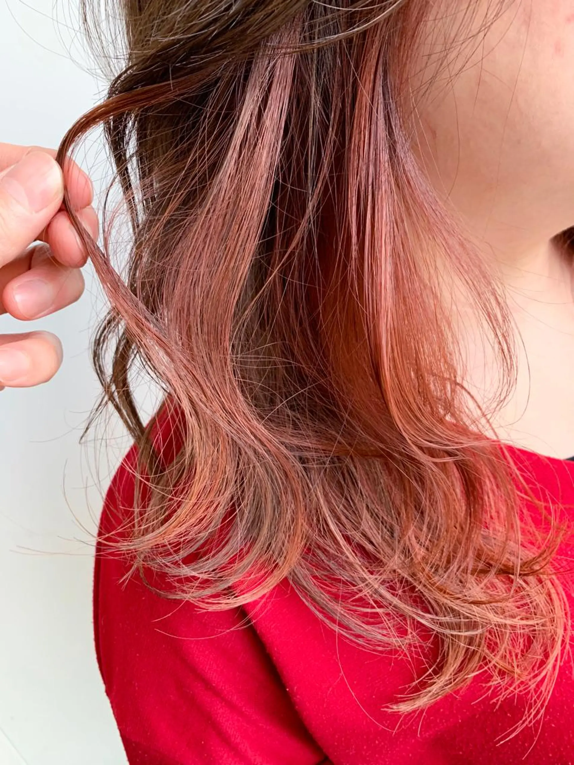 セミロング カラー インナーカラー ピンクカラー ヘアカラー トリートメント Beach private salon所属・Beach 代表 KENTAのヘアスタイル