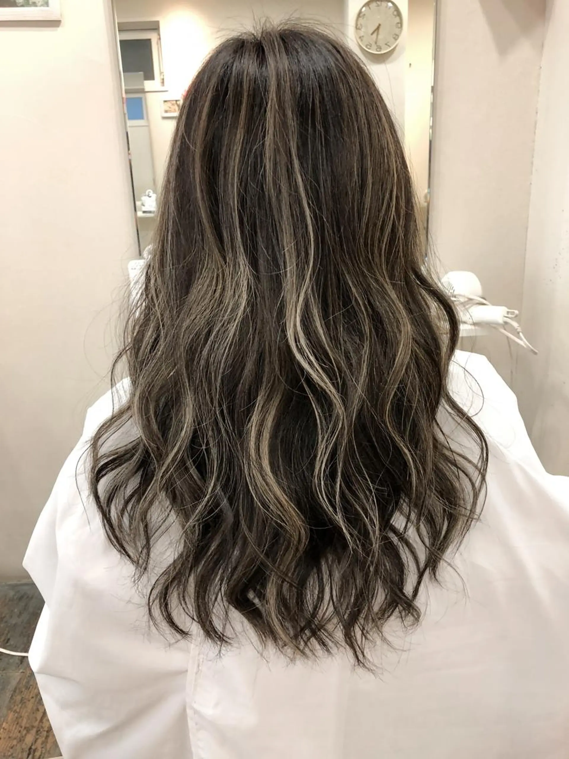 セミロング カラー ハイライトカラー ハイライト WONK. ウォンク 心斎橋のヘアスタイル