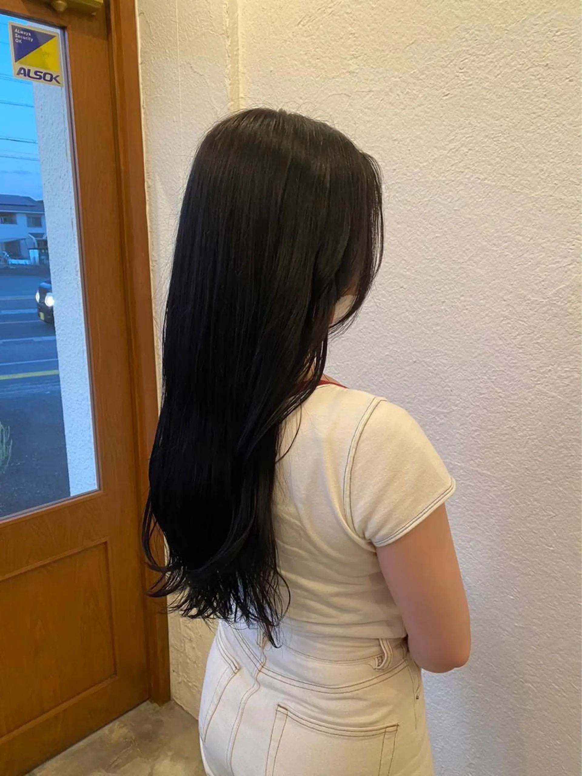 ロング カラー 黒髪 ブルーカラー ブルーブラック ヘアカラー 田中 紫苑のヘアスタイル
