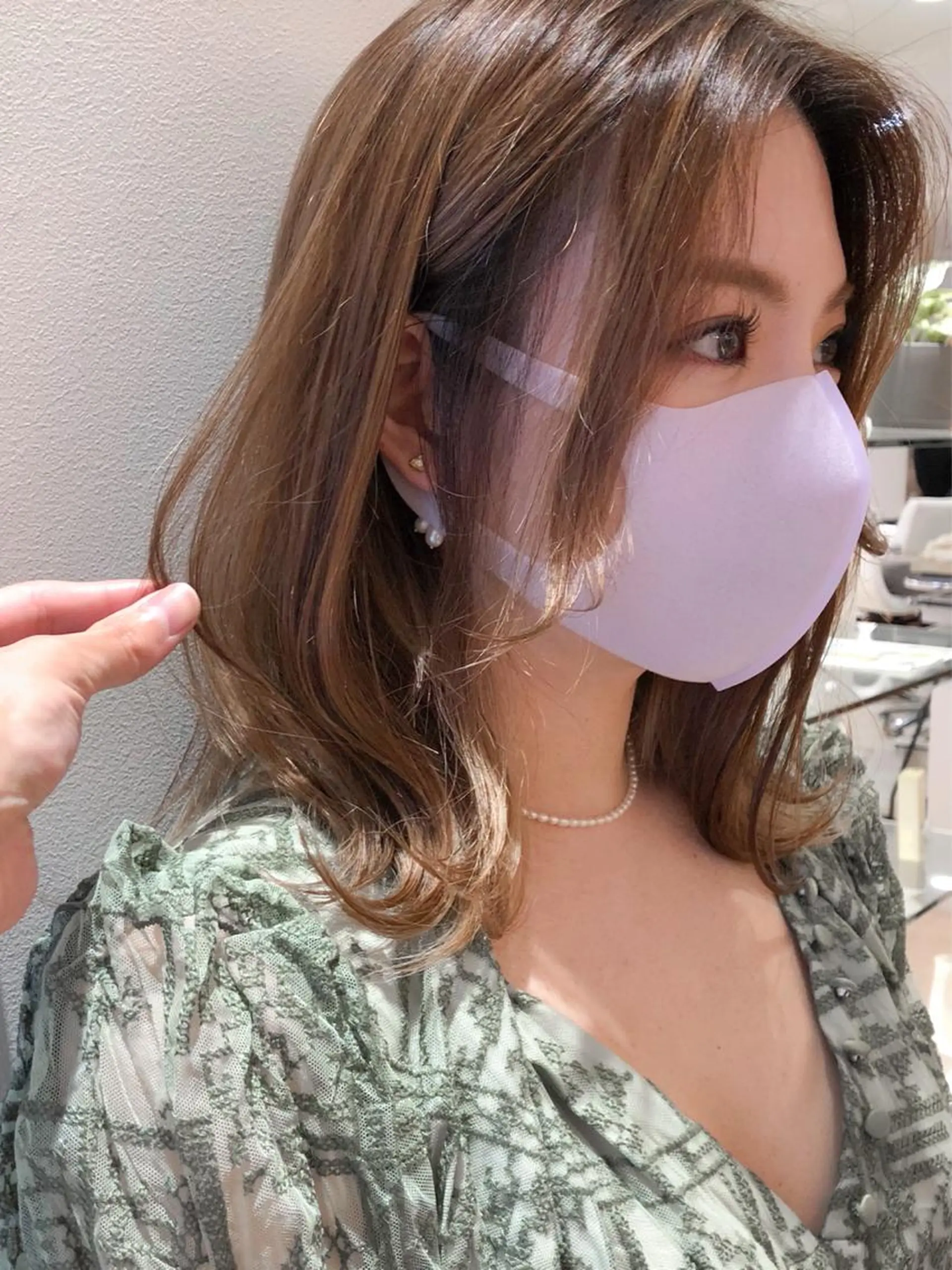 ミディアム カラー くびれヘア 佐藤 侑哉のヘアスタイル