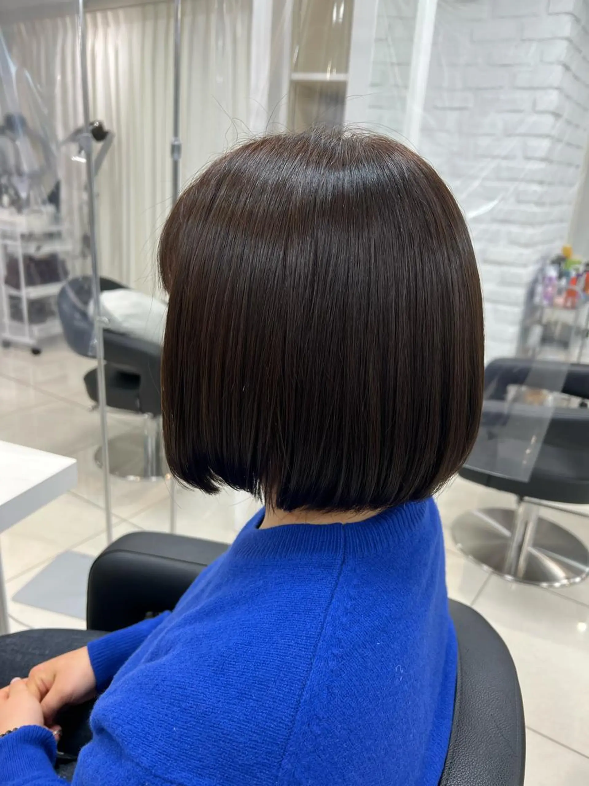 ミディアム カラー 切りっぱなしボブ ブラウンカラー ナチュラルブラウン ボブ カット トリートメント 暖色カラー💜 中山由梨のヘアスタイル