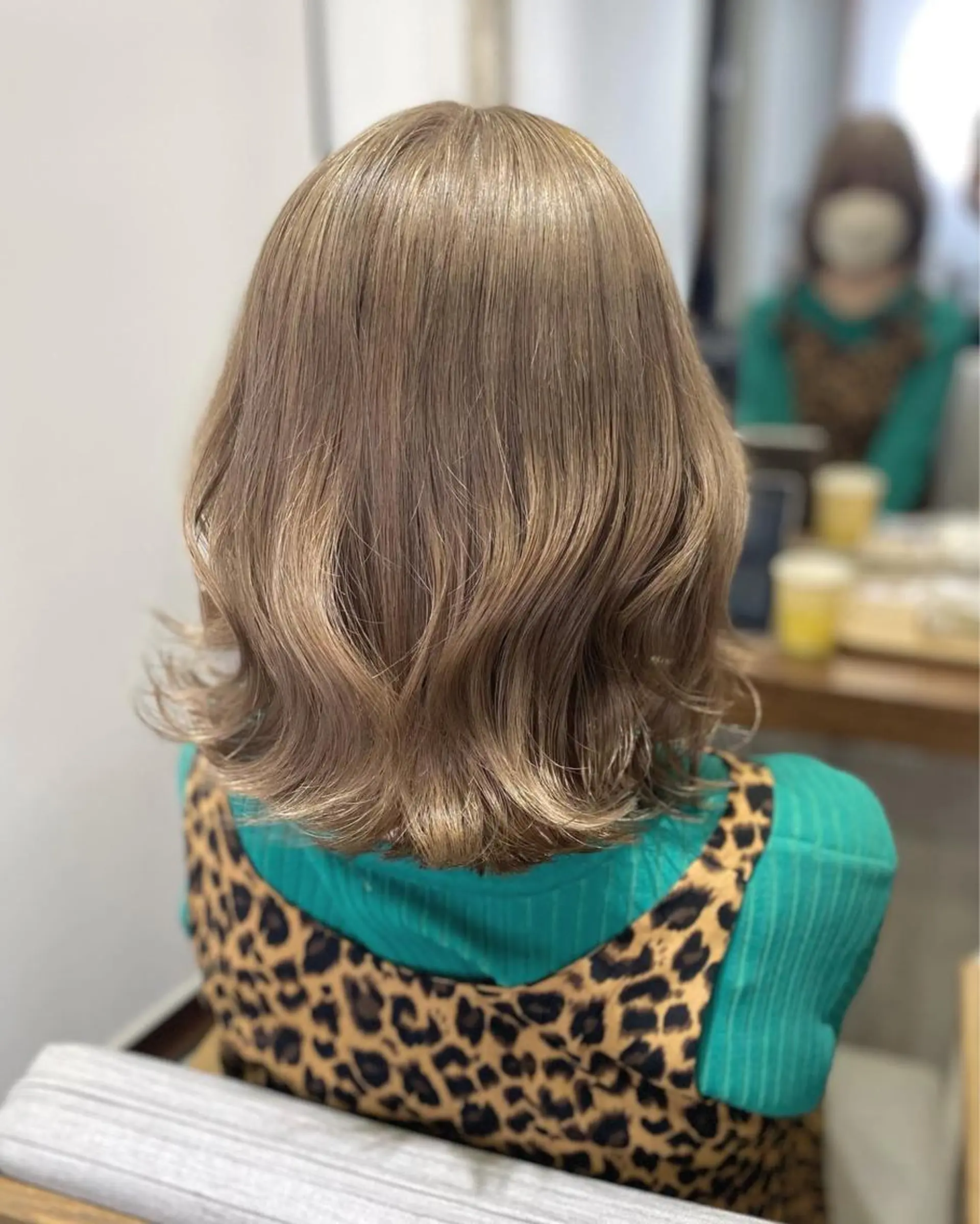 ミディアム カラー ヘアカラー トリートメント THESALONS所属・🤍ブリーチカラー /寄田龍樹🤍のヘアスタイル