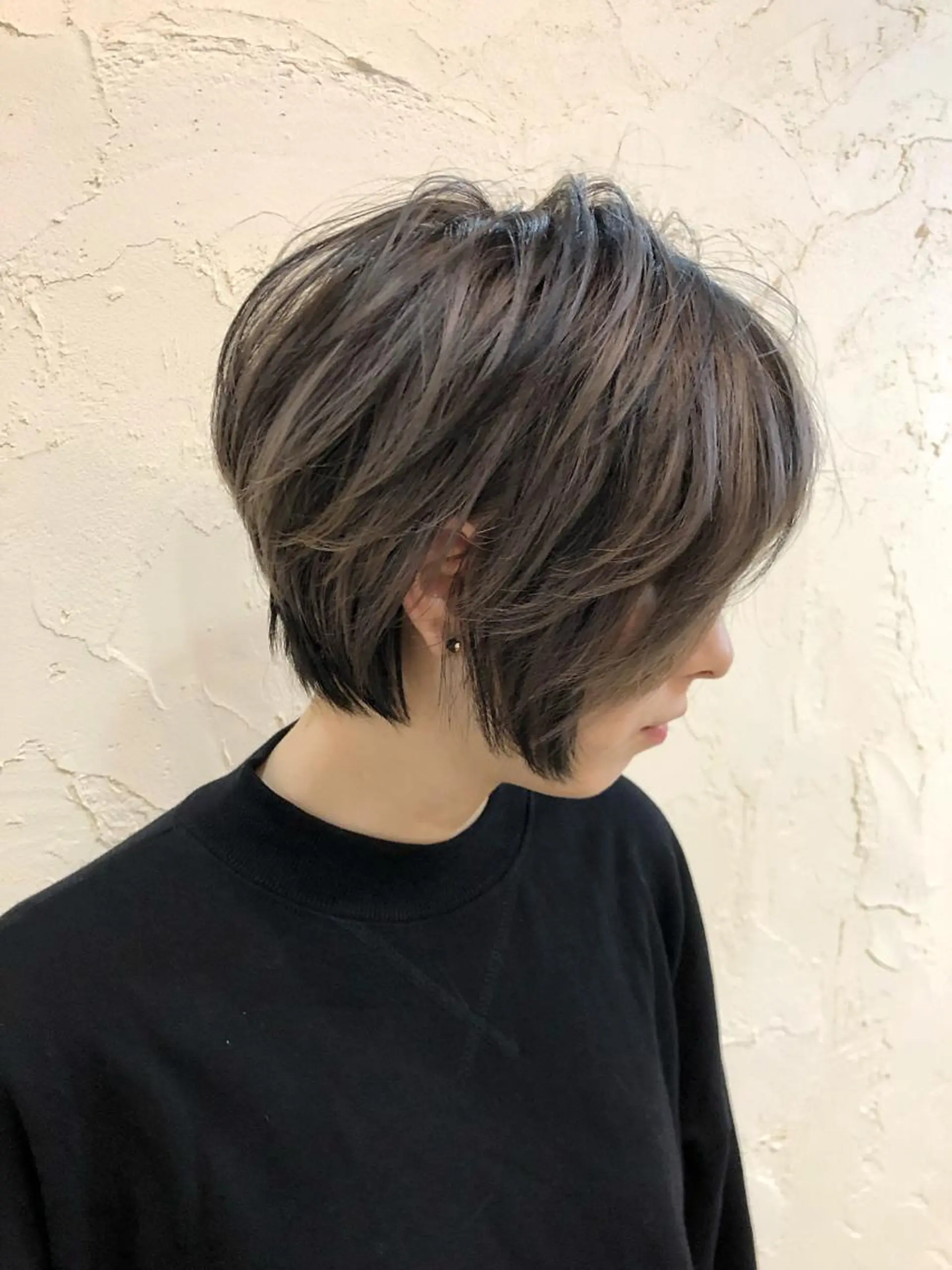 ショート カット ヘアカラー 韓国レイヤー外国人風 透明感カラー髪質改善のヘアスタイル