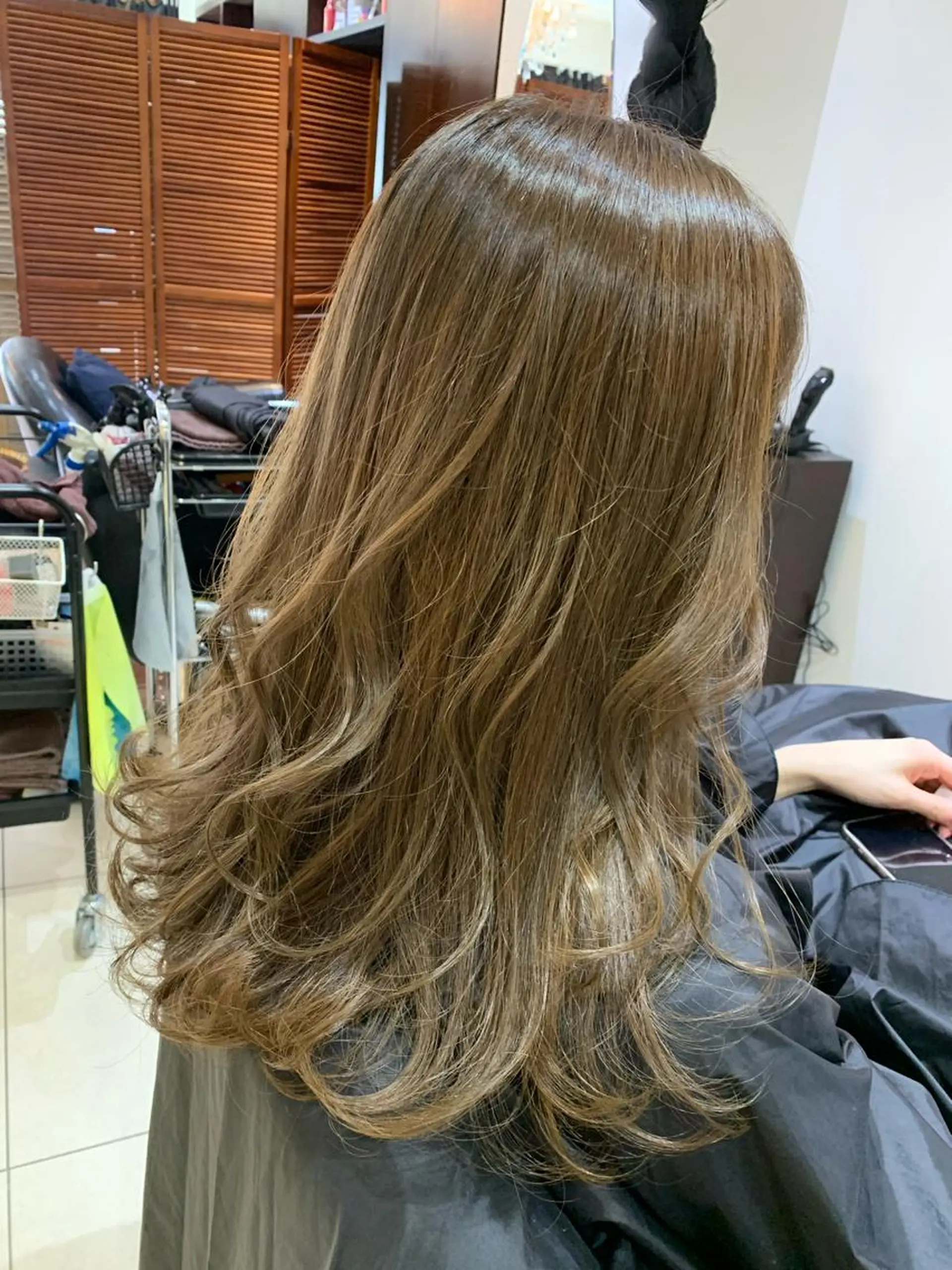 ロング ヘアカラー トリートメント 吉本 yoshimotoのヘアスタイル