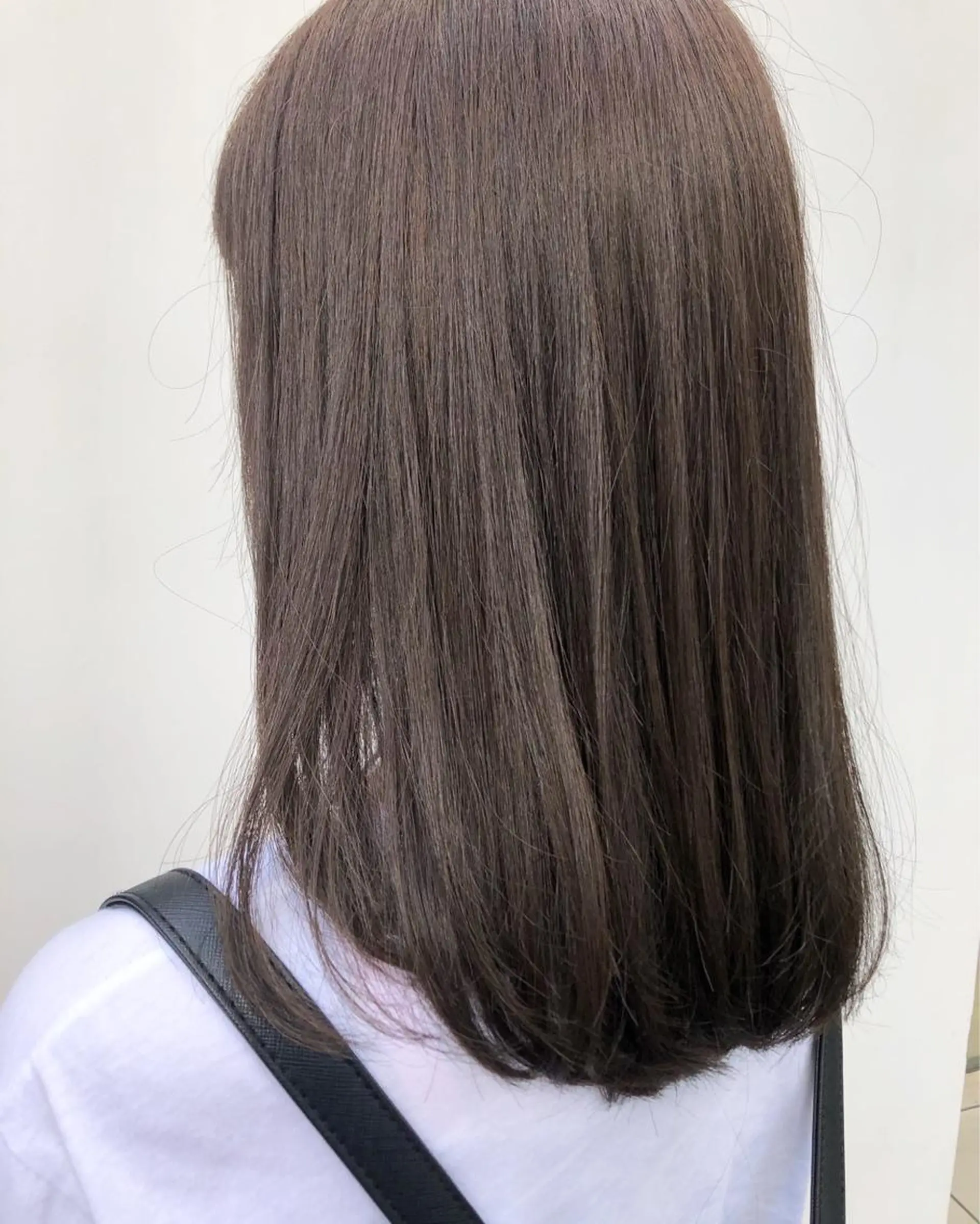 ロング カラー アディクシーカラー ブリーチ グレージュ ブリーチなしカラー カット ヘアカラー トリートメント 樋口 雄稀のヘアスタイル