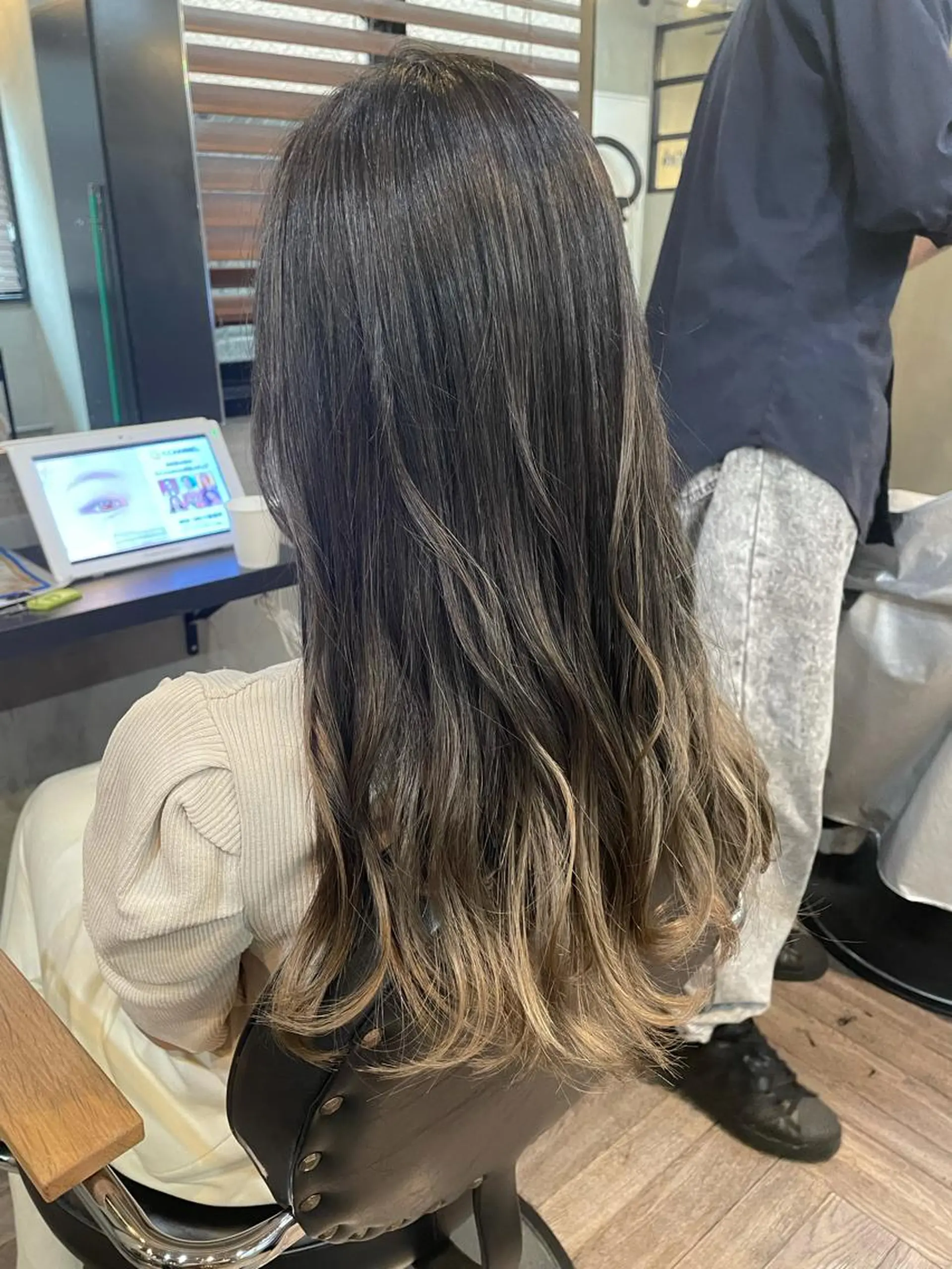 セミロング カラー La fith 店長 城谷颯人のヘアスタイル