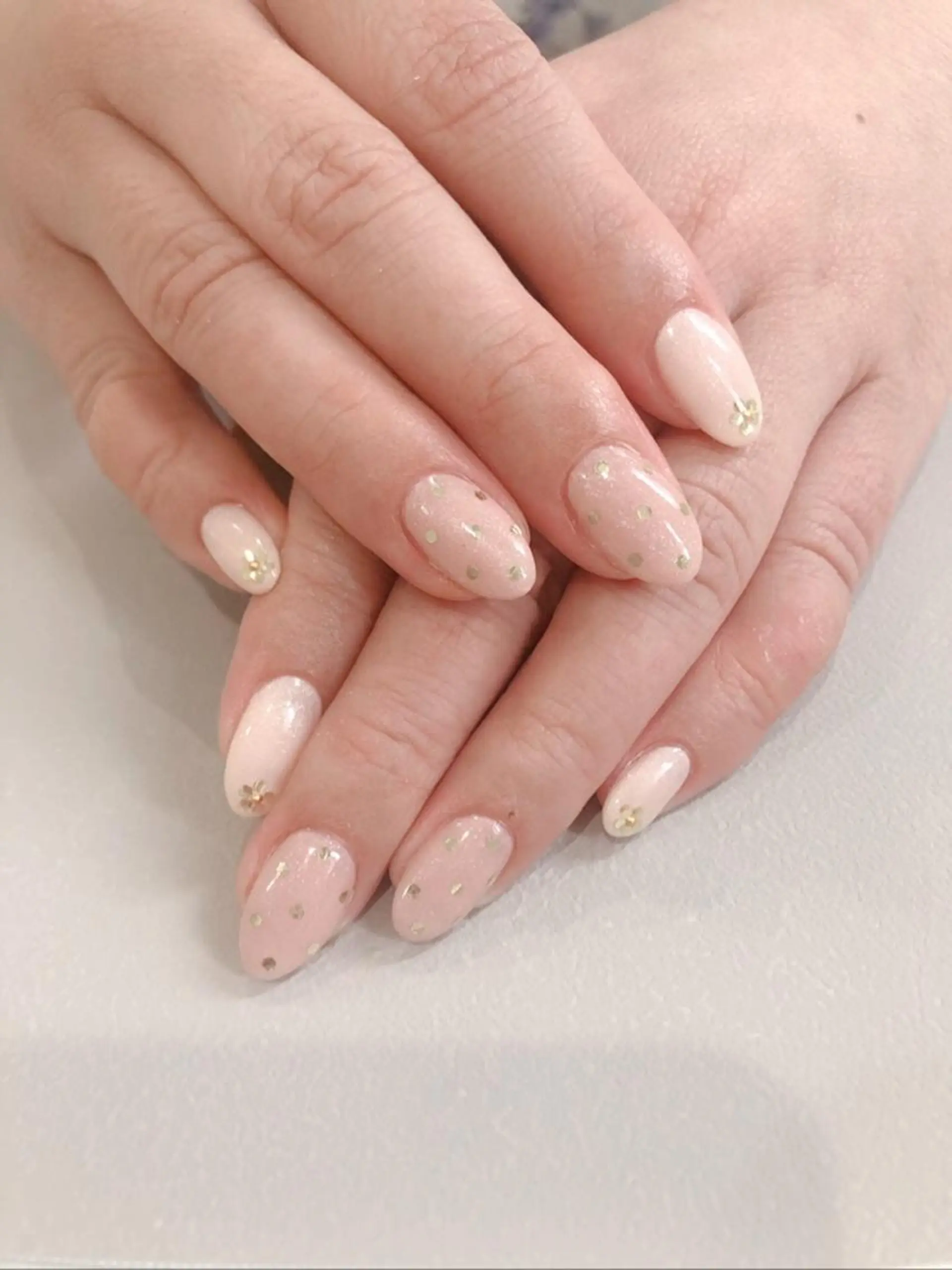 ミディアム キッズ ネイル ドット オフィスネイル シンプルネイル ブライダルネイル Luana nail (ルアナネイル)のネイルデザイン