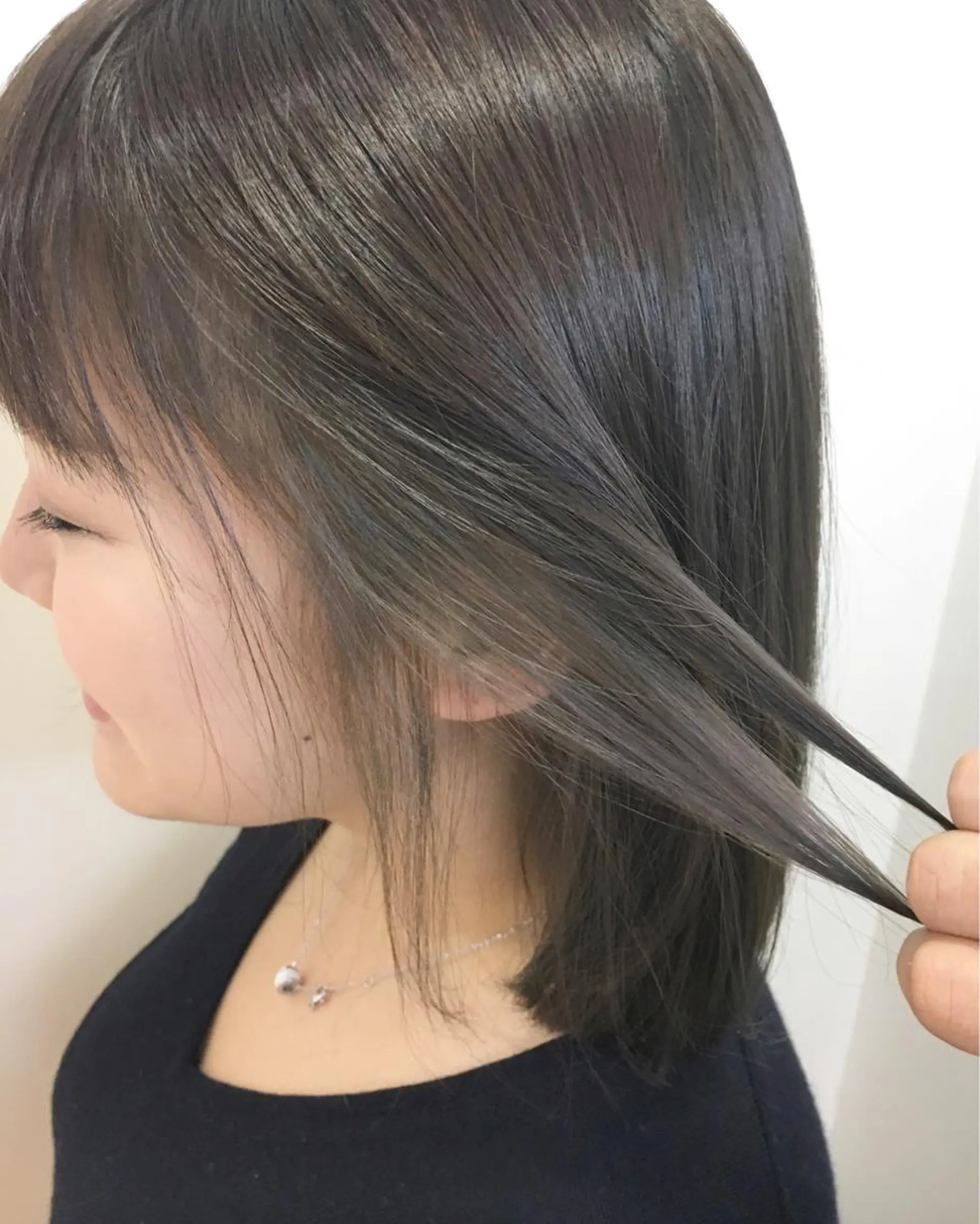 ミディアム カラー シルバー ヘアカラー 永井 大希のヘアスタイル