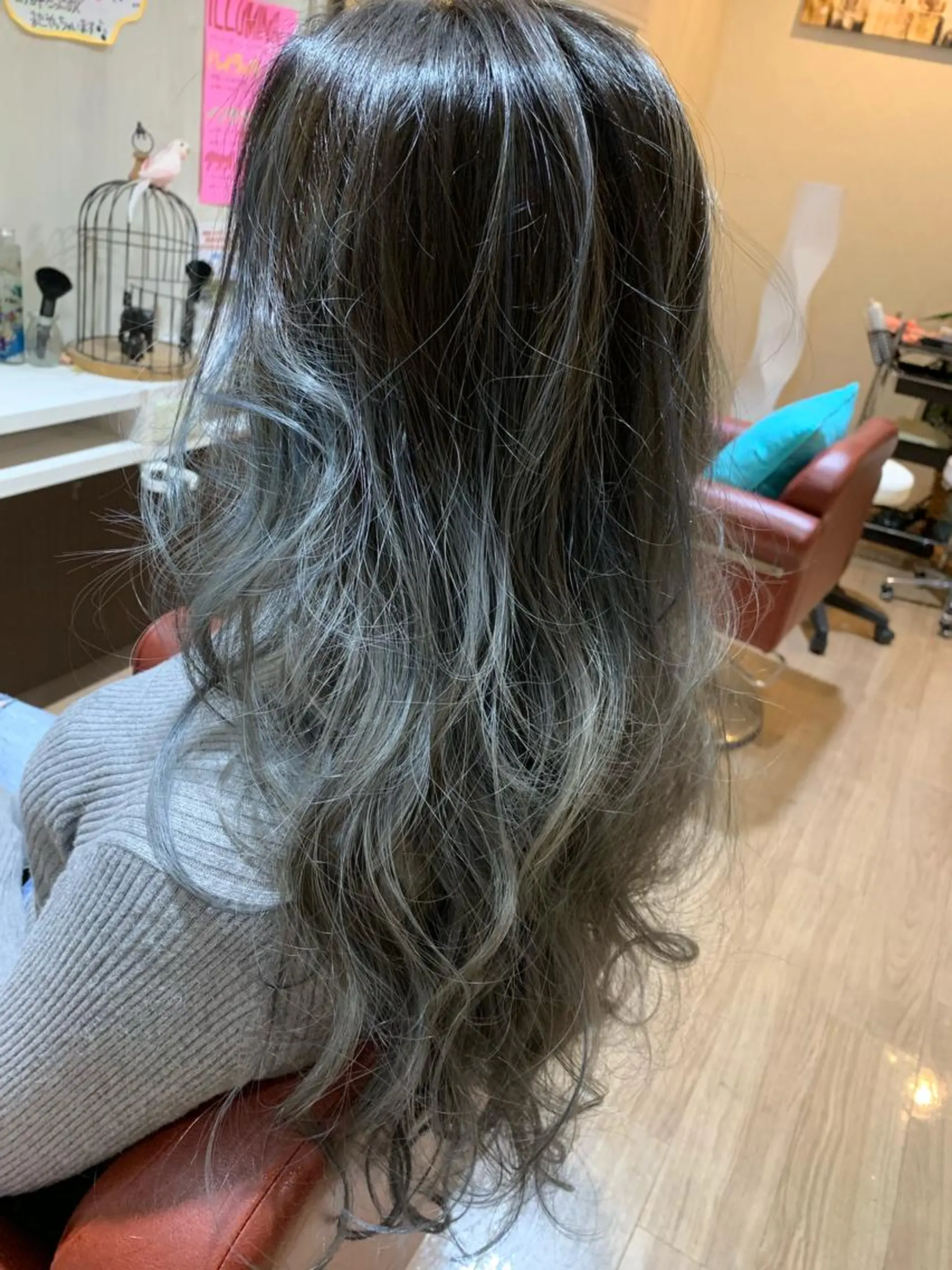 ロング カラー ヘアアレンジ グラデーションカラー シルバー hair & spa Nalu所属・hair & spa Naluのヘアスタイル
