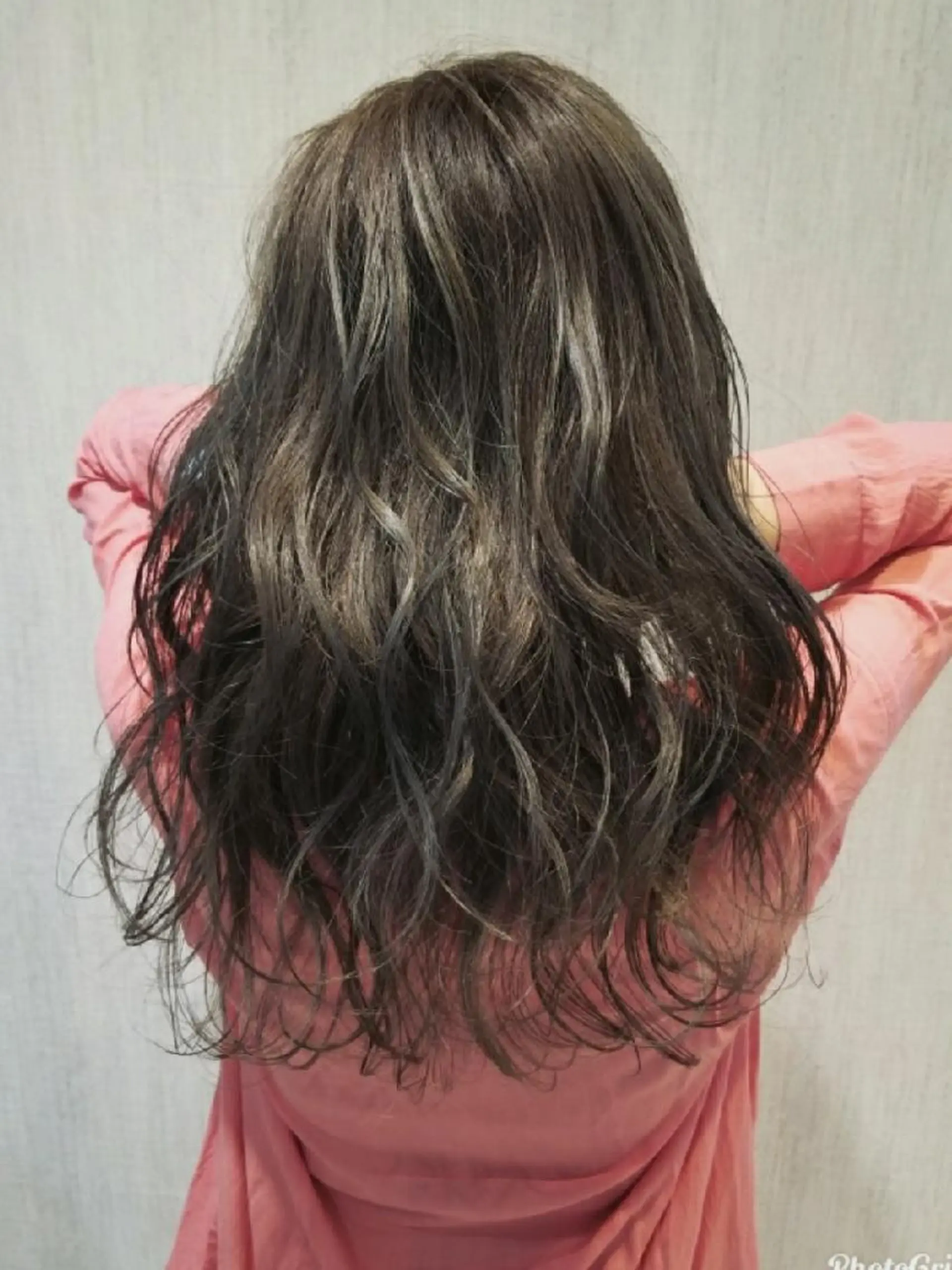 ロング アッシュ 顔周りレイヤーカット 髪質改善代表西村功平のヘアスタイル