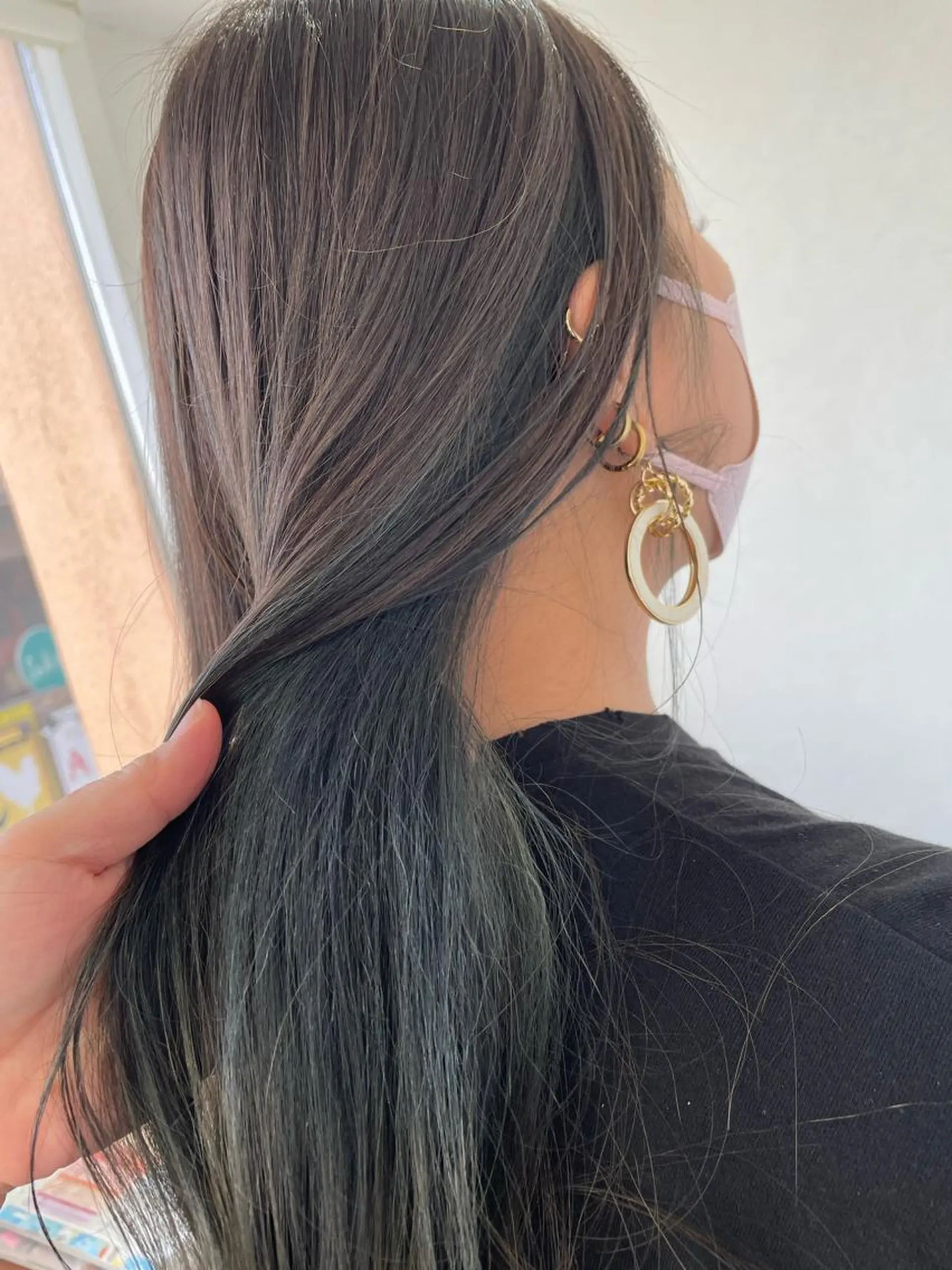 ロング カラー カット ヘアカラー 塩崎 明菜のヘアスタイル