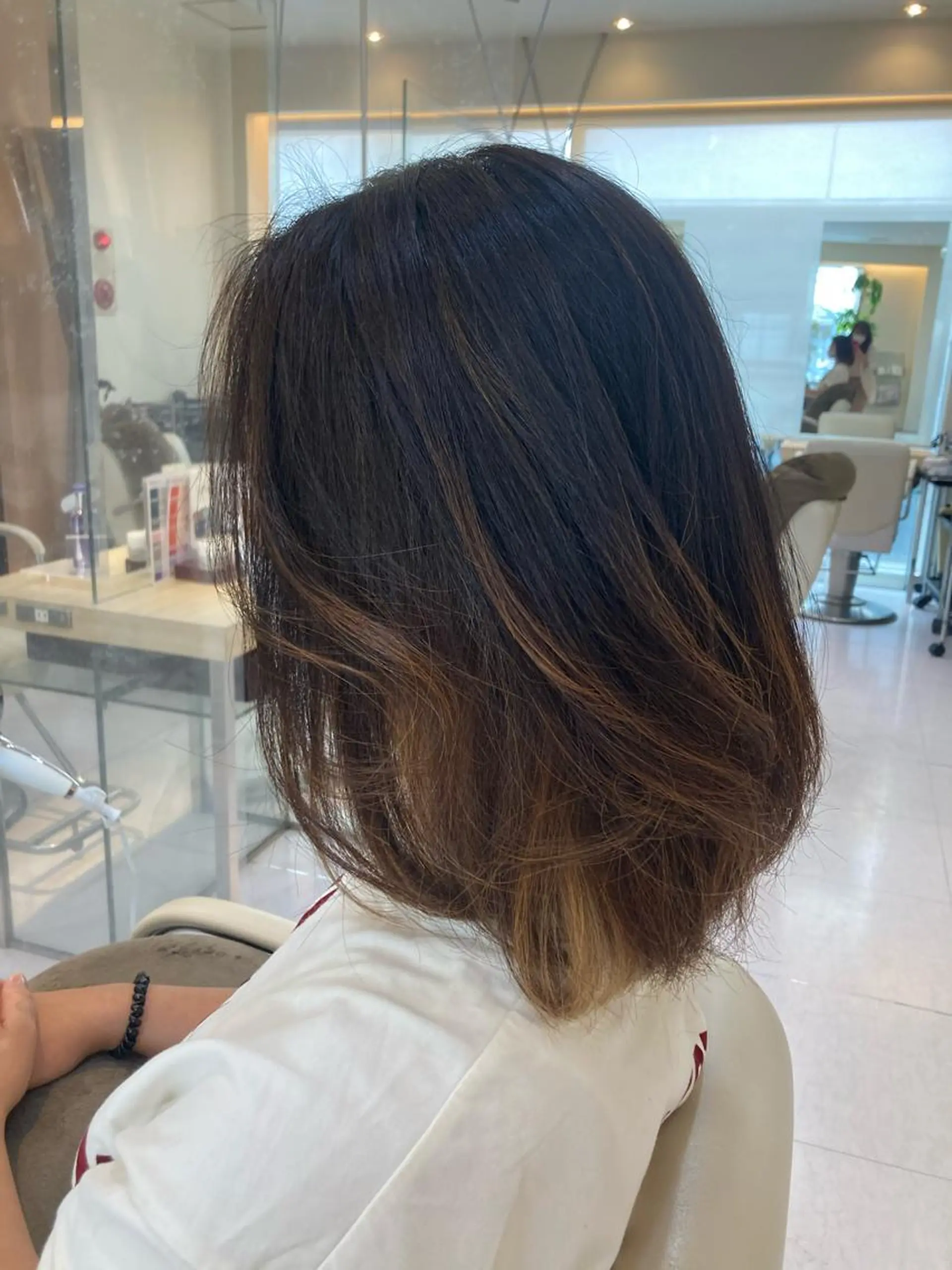 ミディアム ハイライト レイヤーカット 後藤 瑞季のヘアスタイル