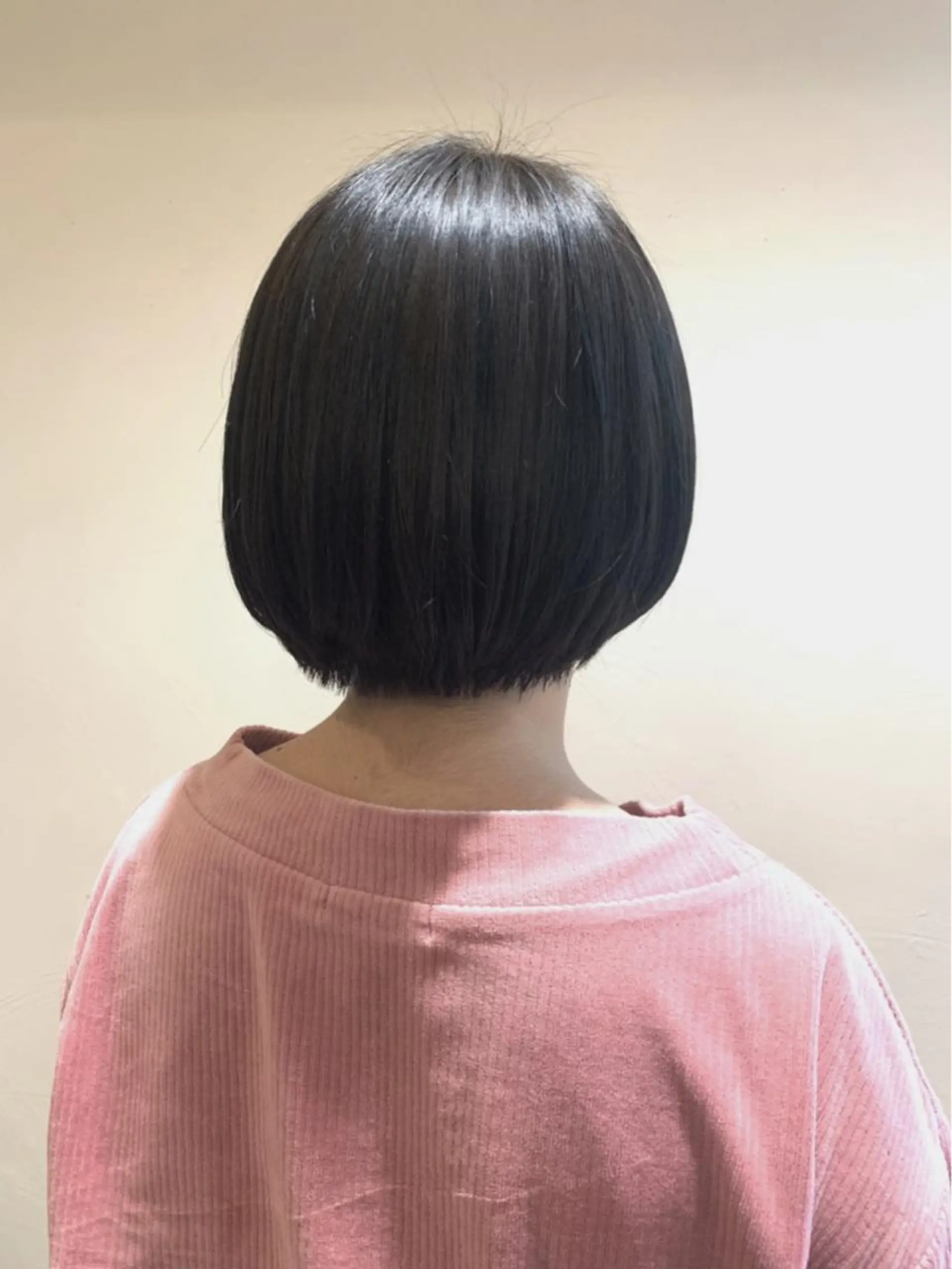 ショート カラー アッシュ ブルーカラー ブルーアッシュ ブルージュ ネイビーカラー カット ヘアカラー WILL DRESS JR高槻店所属・内山 由貴奈のヘアスタイル