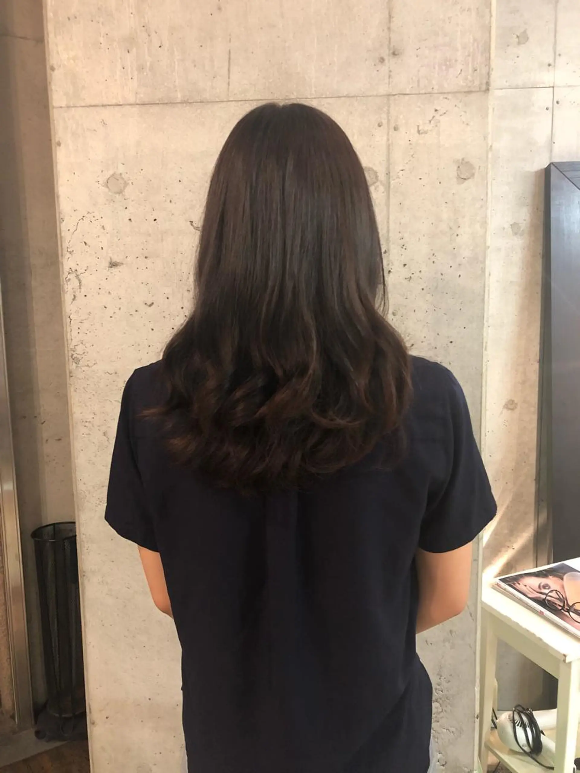 セミロング カラー 新宿髪質改善レイヤー カット内田智大のヘアスタイル