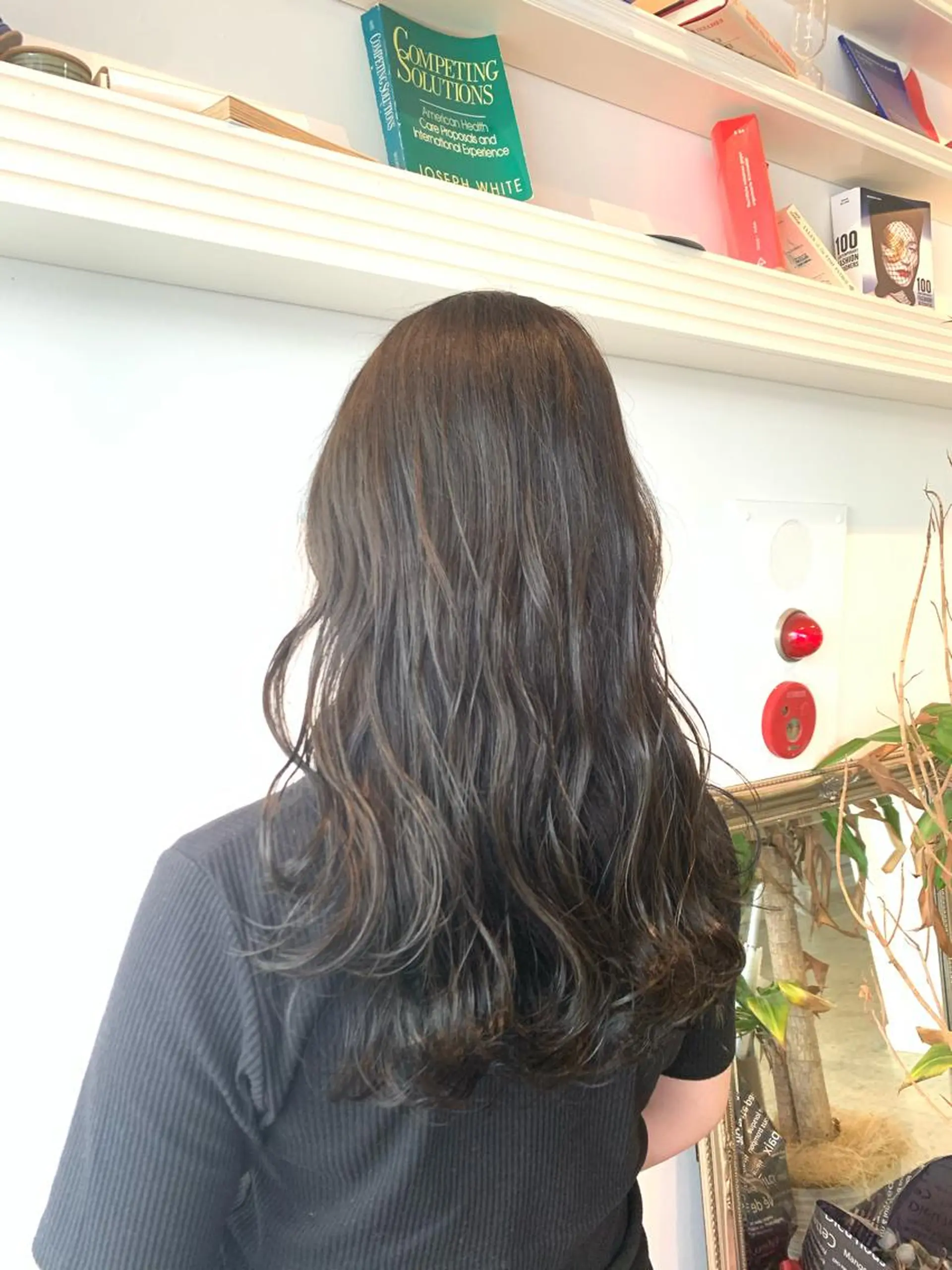 セミロング カット ヘアカラー トリートメント ヘッドスパ ヘアセット 山口 竣也のヘアスタイル