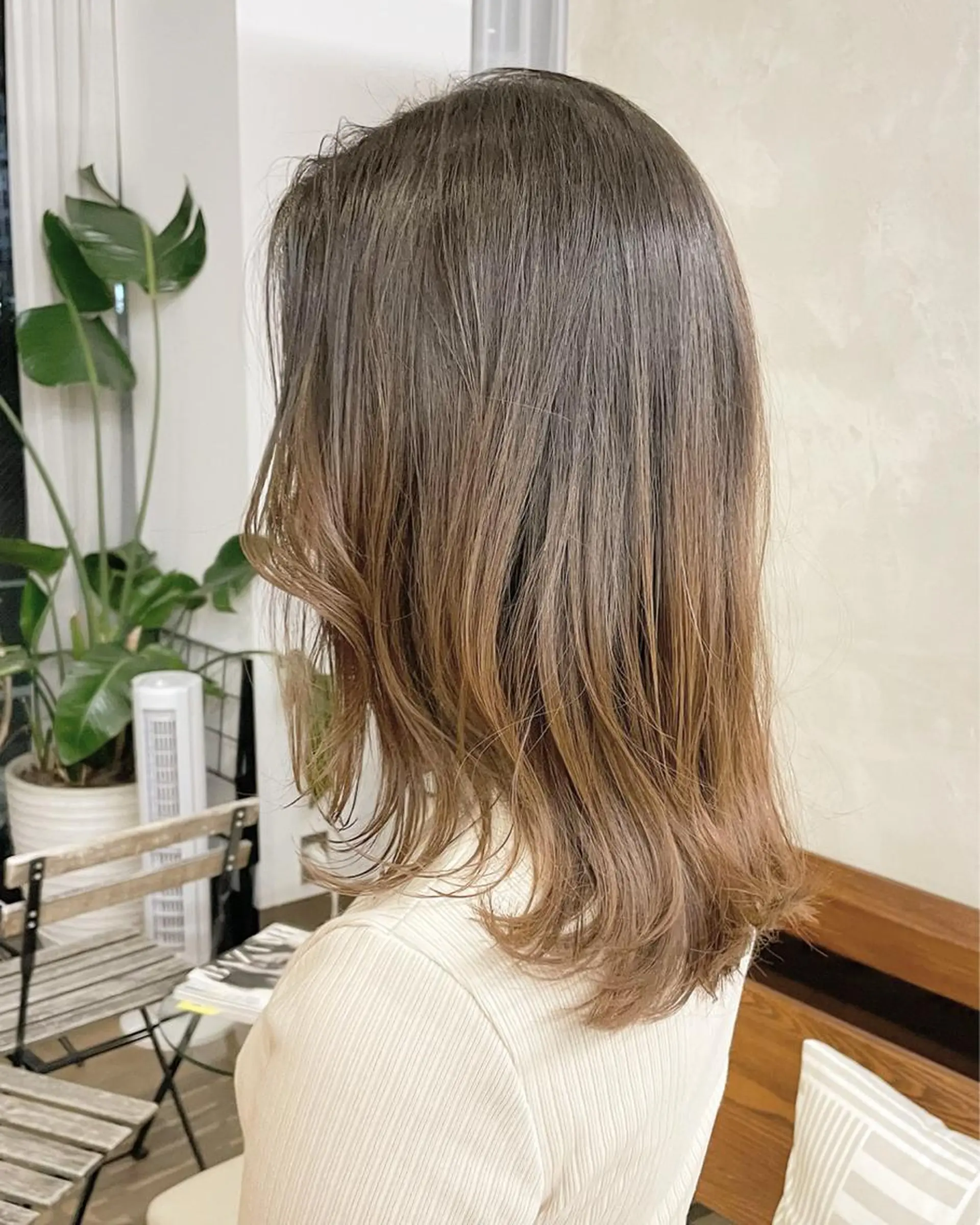 セミロング カラー Saki サキのヘアスタイル