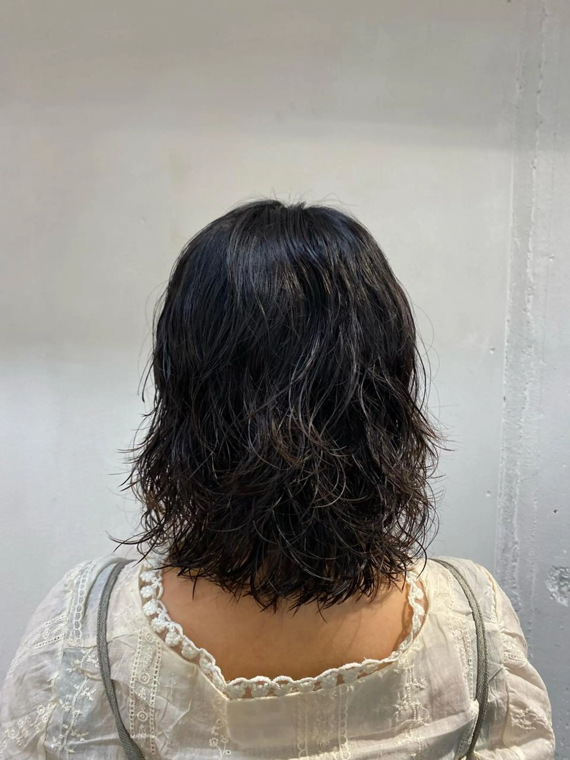 ミディアム パーマ ミディアムパーマ ハイレイヤー レイヤーカット デジタルパーマ ink Runaのヘアスタイル
