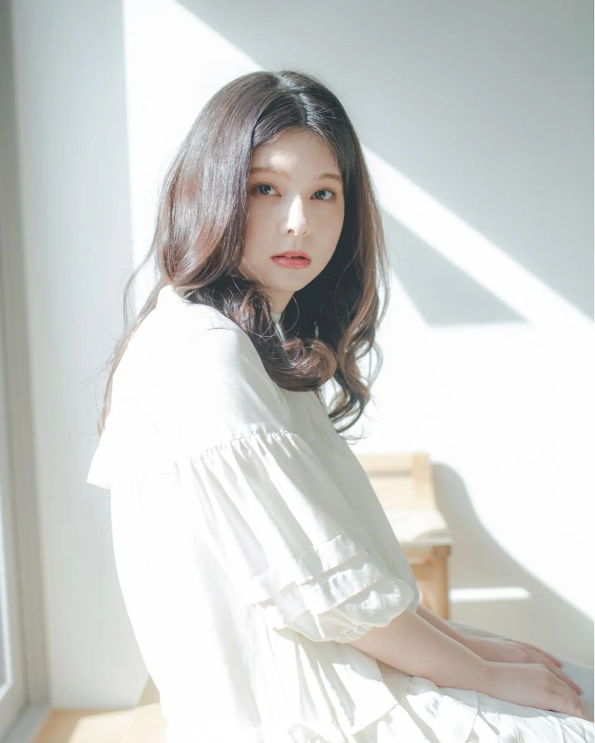 ロング カラー ロングレイヤー アッシュ アッシュブラウン ブラウンカラー 透明感カラー 太田ありさ クリーミーヘアカラーのヘアスタイル