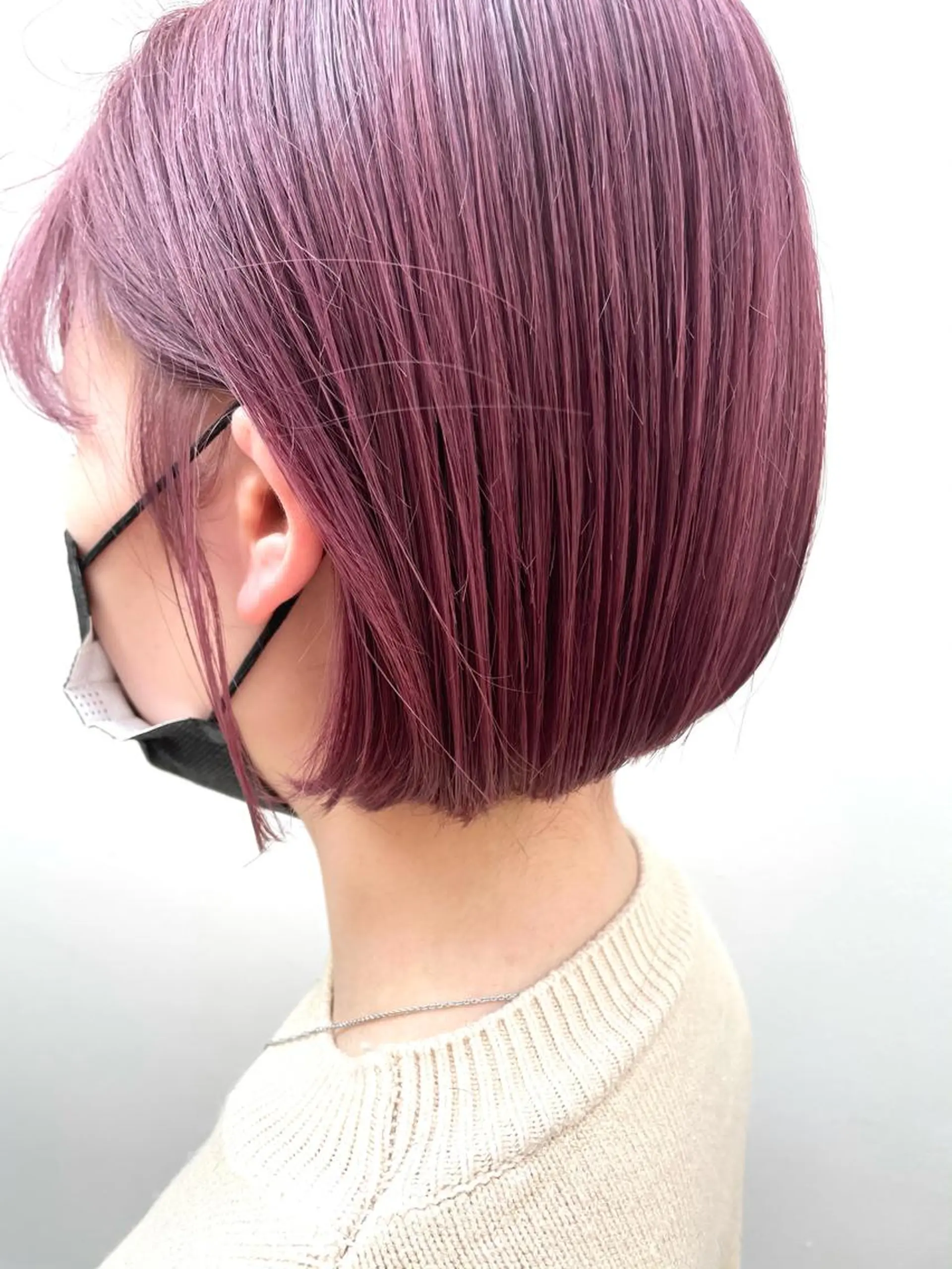 ミディアム カラー ピンクカラー ボブ カット ヘアカラー chama レイヤーカットのヘアスタイル