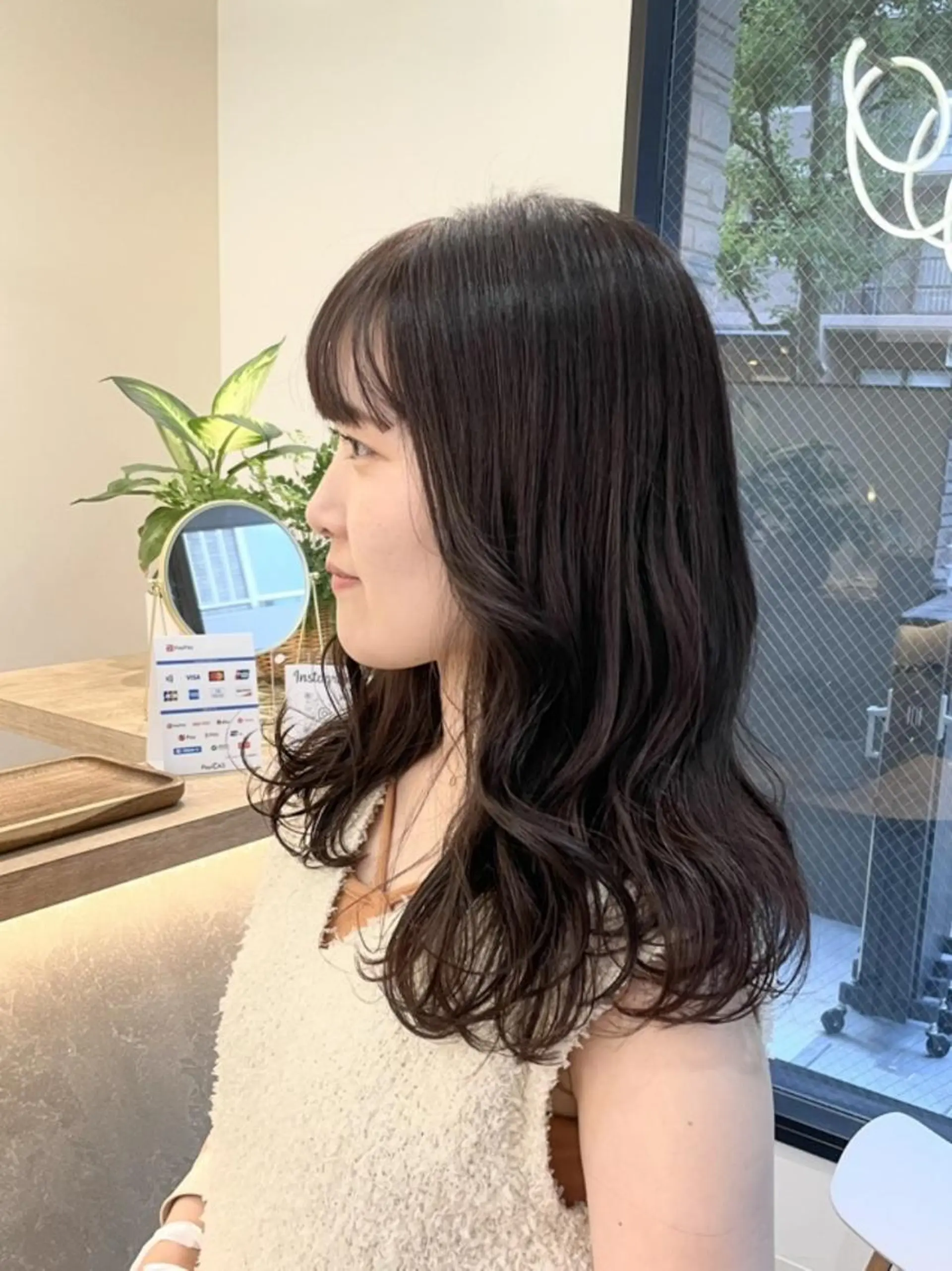 カラー セミロング ブラウンカラー 透明感カラー ラベンダーカラー ラベンダーブラウン Saki サキのヘアスタイル