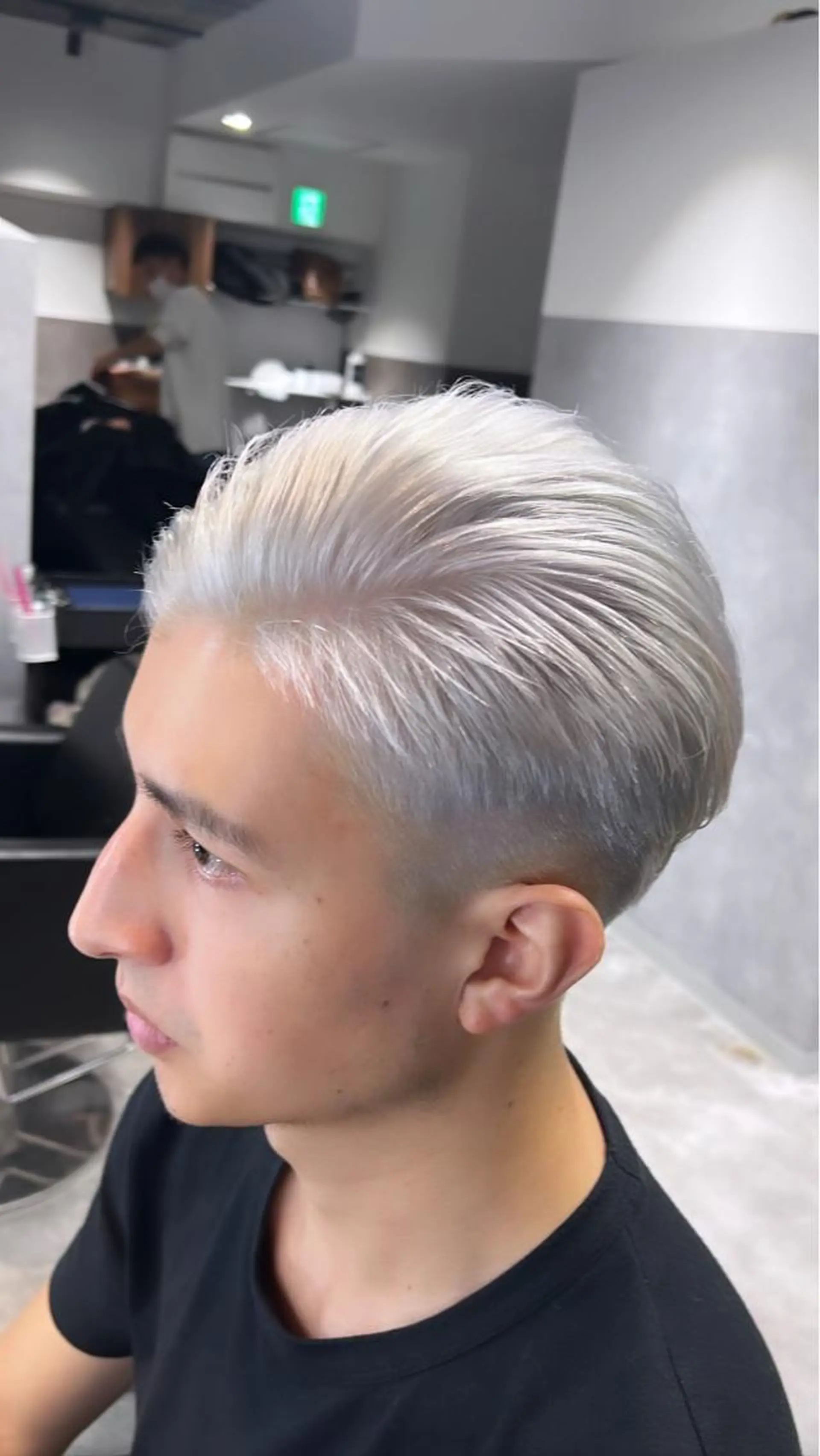 ショート カラー mimiiy梅田 中崎町ハイトーンのヘアスタイル