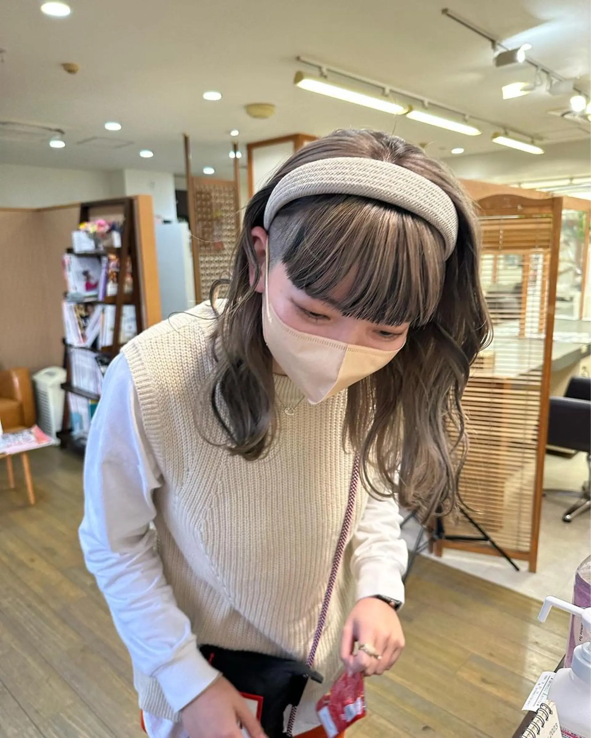 ミディアム カラー カット ヘアカラー トリートメント peg.hair所属・ブリーチカラー🫧 森　凪沙のヘアスタイル