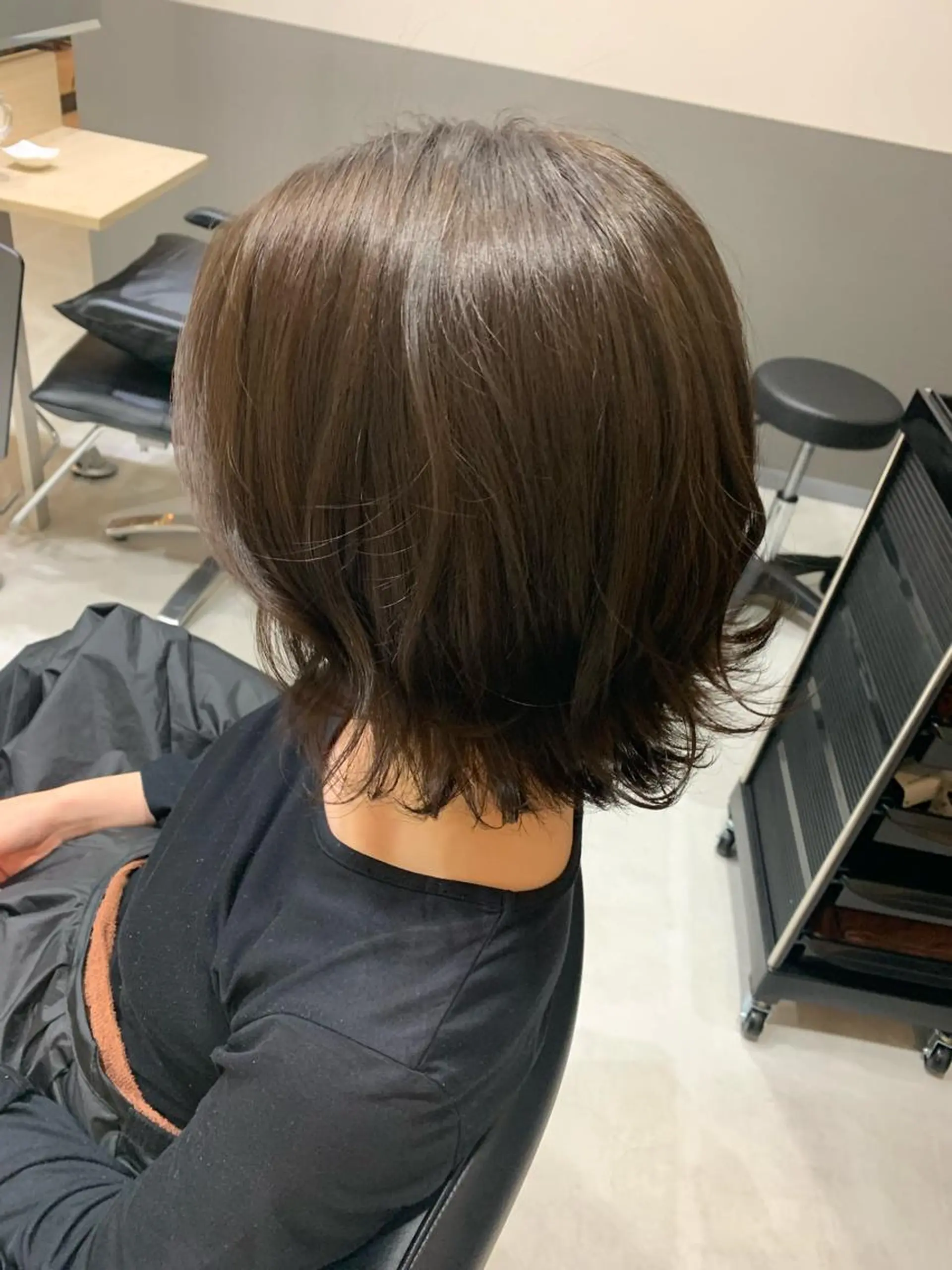 ショート カラー アッシュ Eleanor 立川北口のヘアスタイル