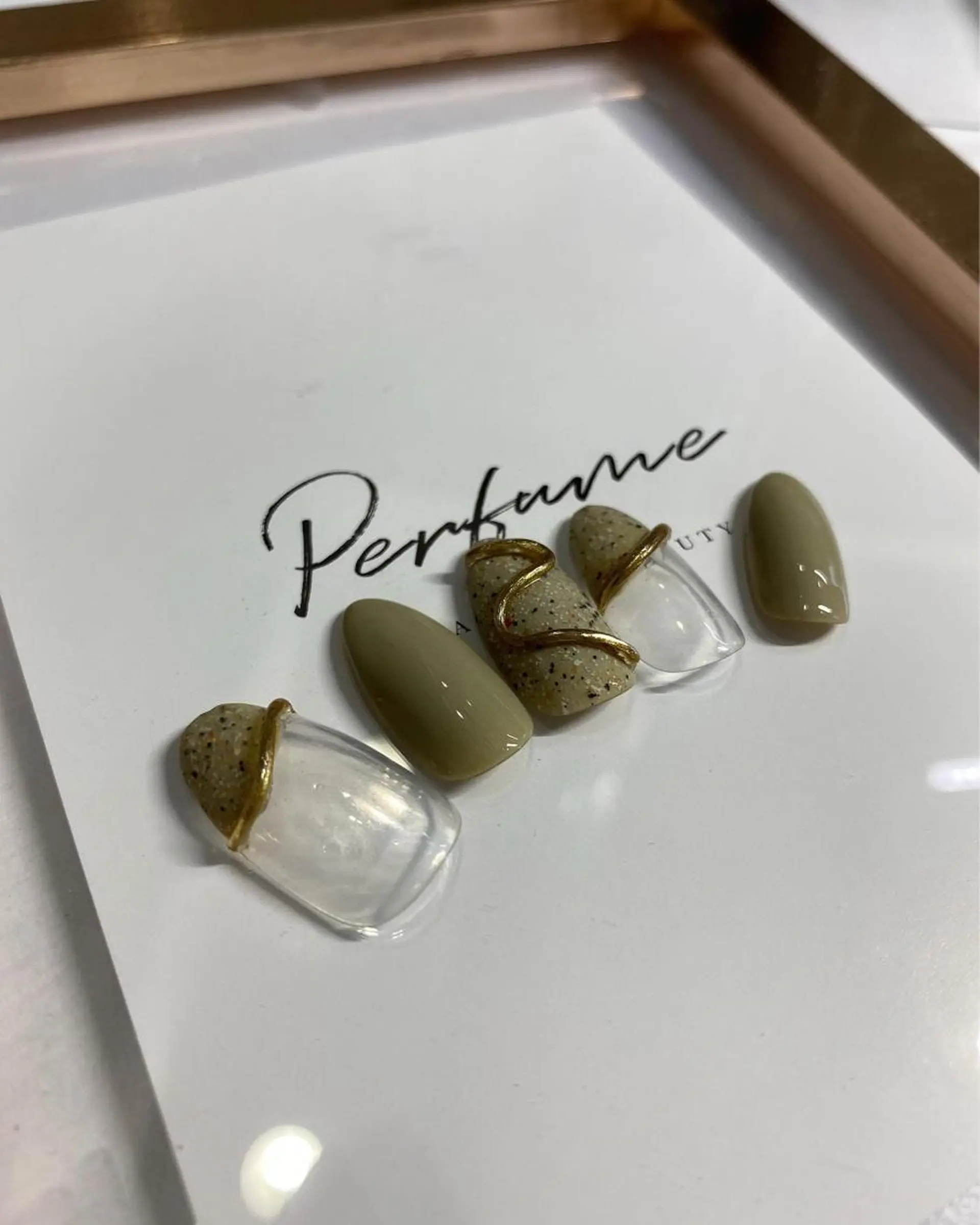 ネイル ハンドネイル nailsalon ViViのネイルデザイン