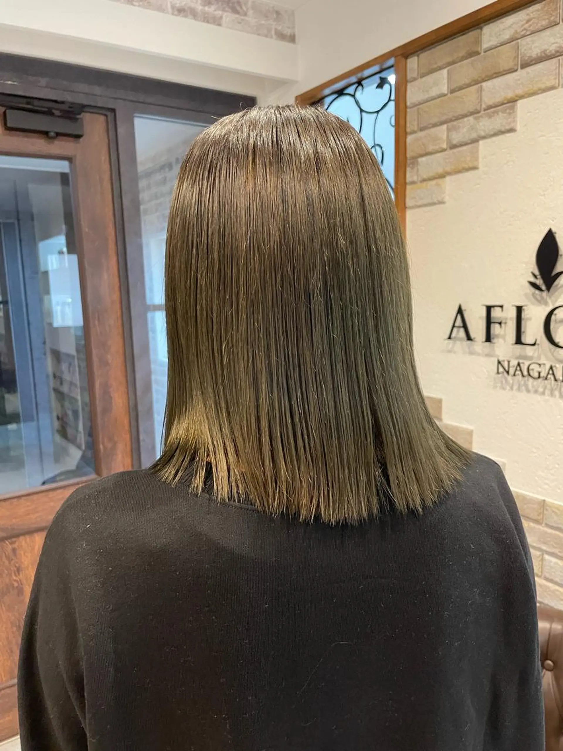 ミディアム カラー 角田 楓のヘアスタイル