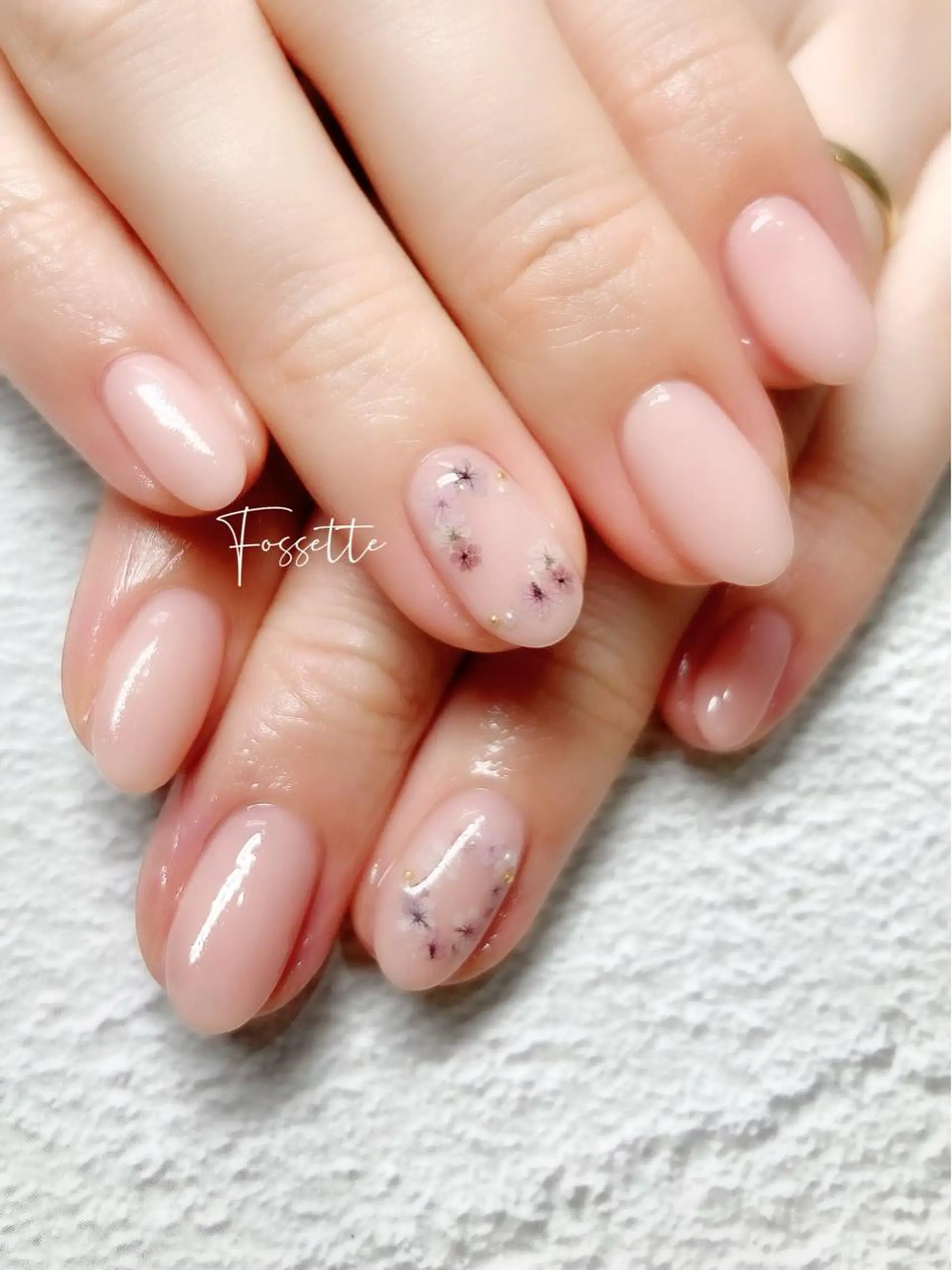 ネイル フラワーネイル オフィスネイル ワンカラーネイル ピンク ピンクベージュ nailsalon Fossetteのネイルデザイン