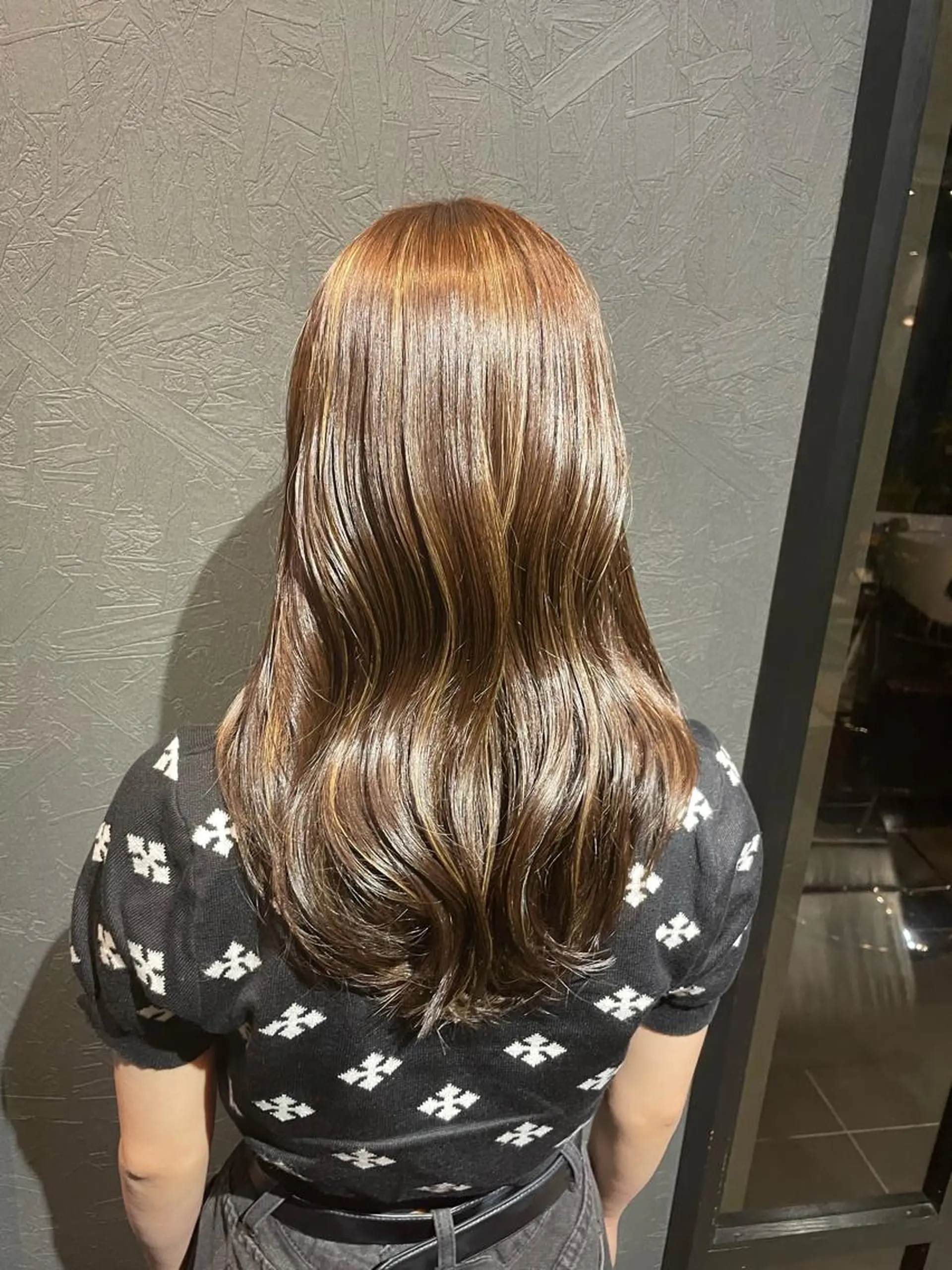 ミディアム 髪質改善 レイヤーカット ❤️‍🔥波巻きパー マ❤️‍🔥/大須賀のヘアスタイル