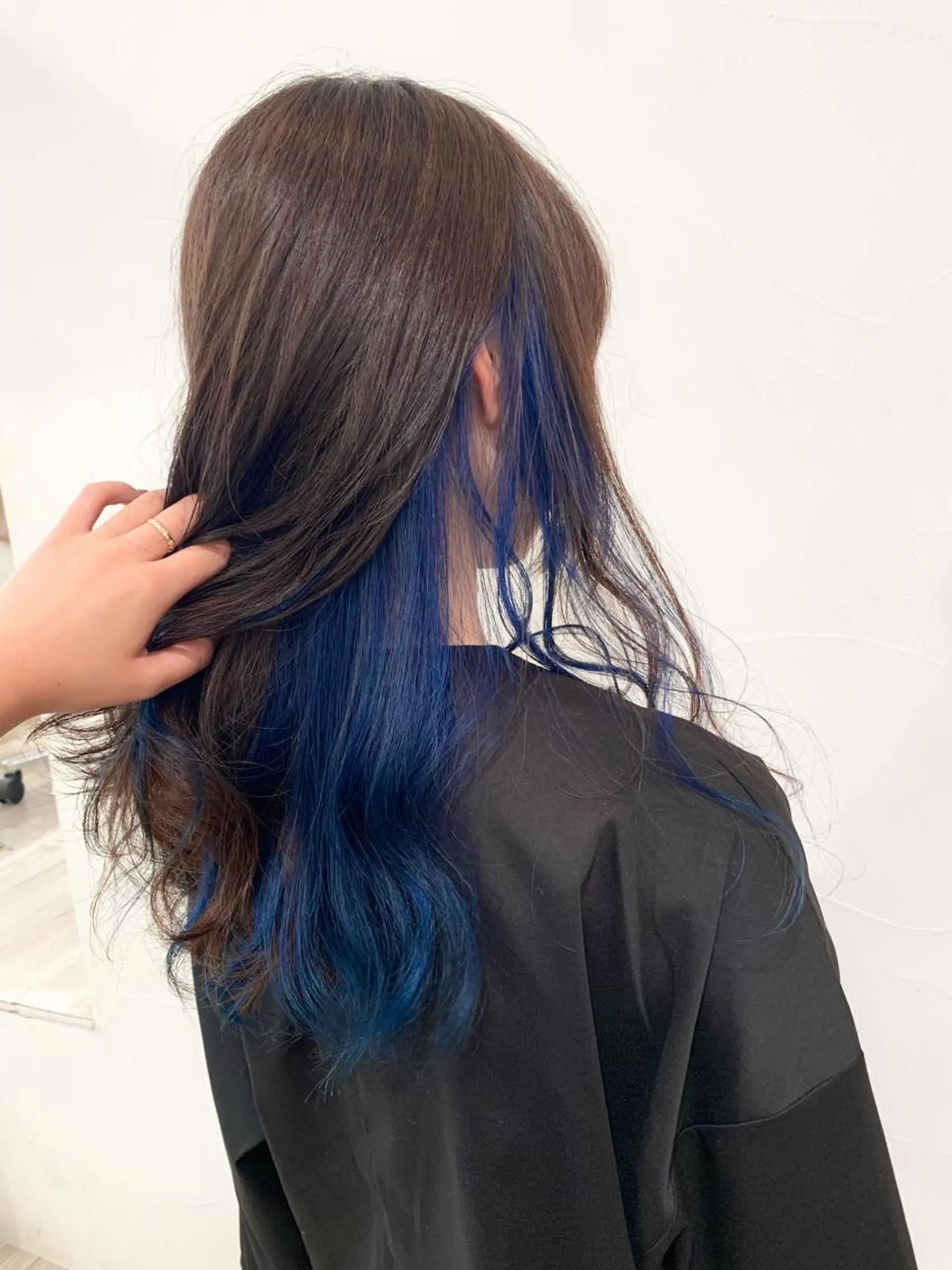 ロング カラー 乳井 悠香のヘアスタイル