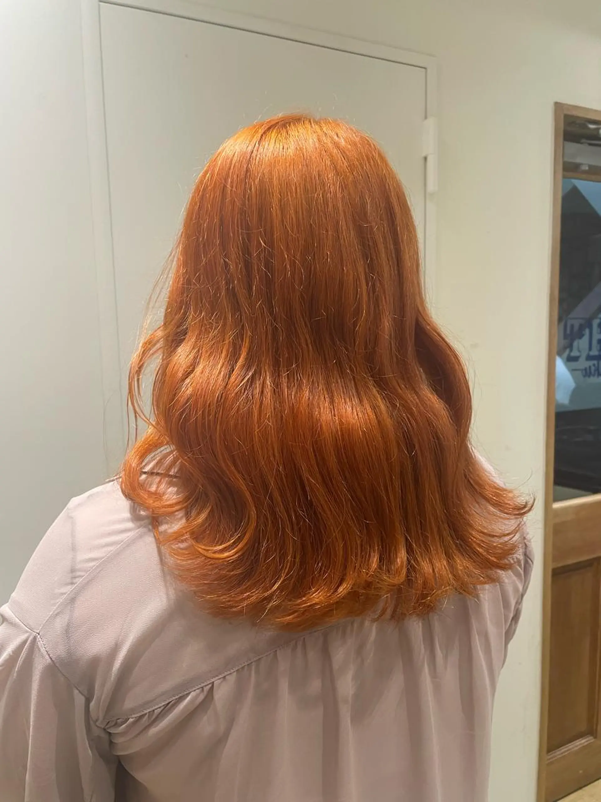 ロング カラー パーマ ヘアアレンジ アッシュ ベージュカラー 黒髪 ブリーチ ブルーカラー 新宿　副店長 新井彩斗のヘアスタイル