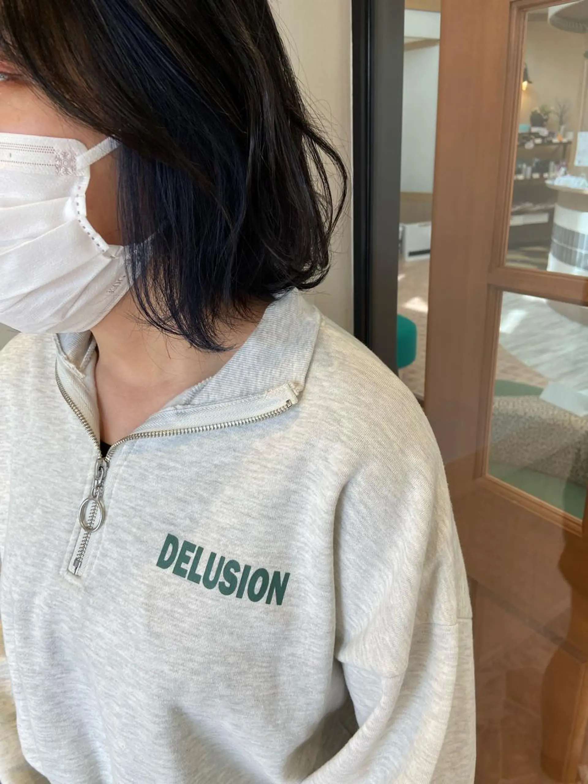 ショート カラー ブリーチ 津田 七美希のヘアスタイル