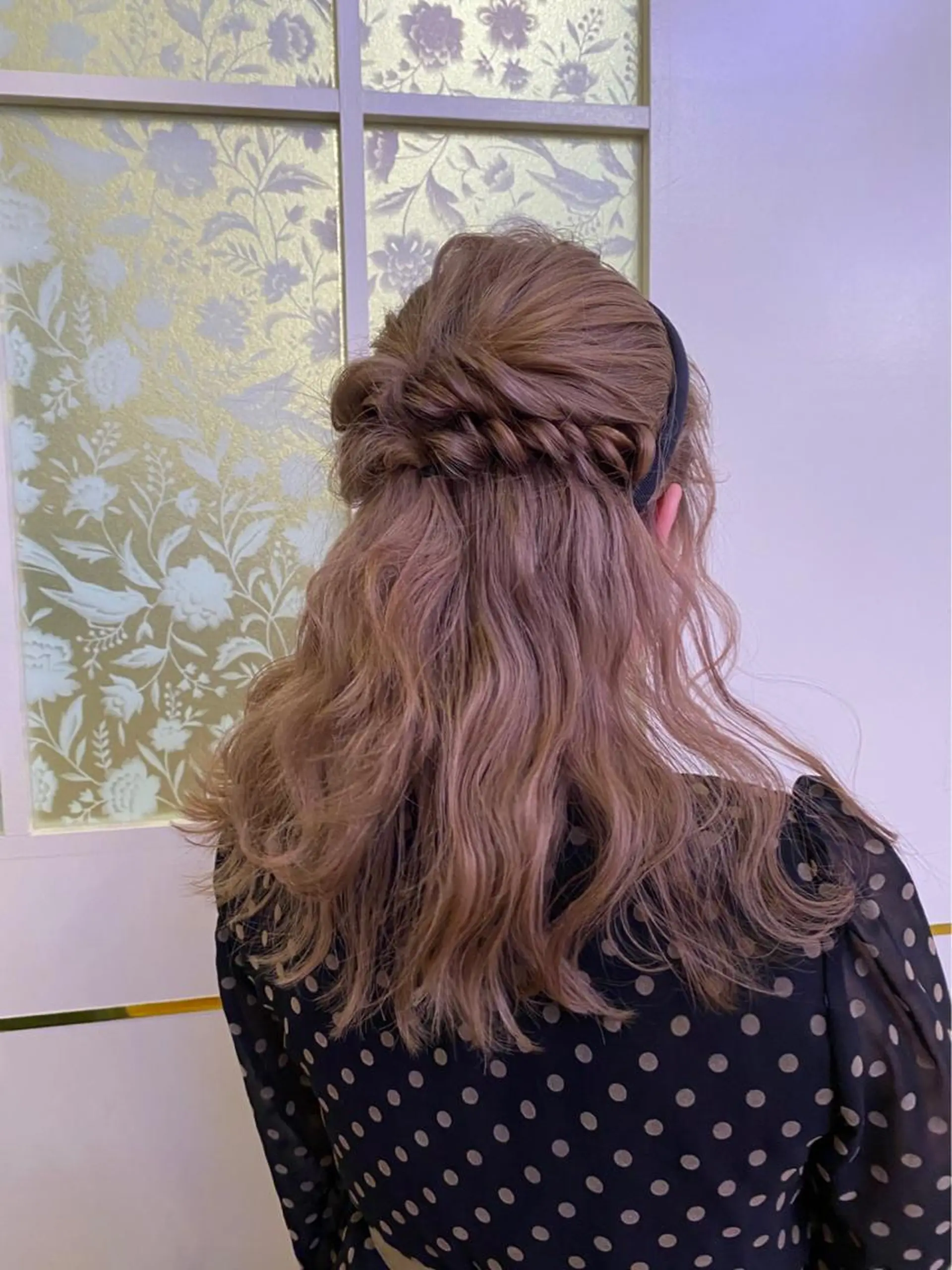 ヘアアレンジ ブリーチなしカラー レイヤーカットのヘアスタイル